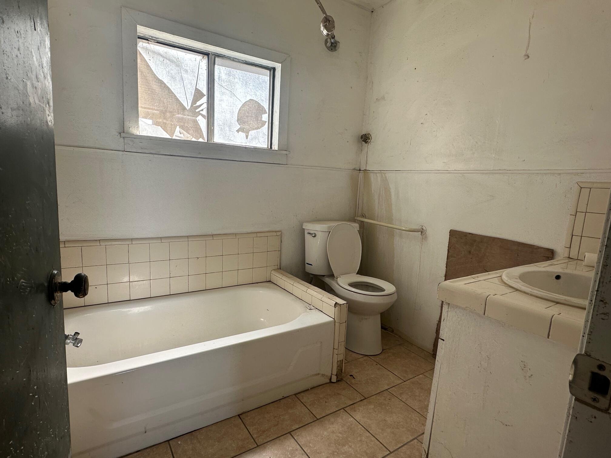 7599 Avenue 152, Tipton, CA 93272