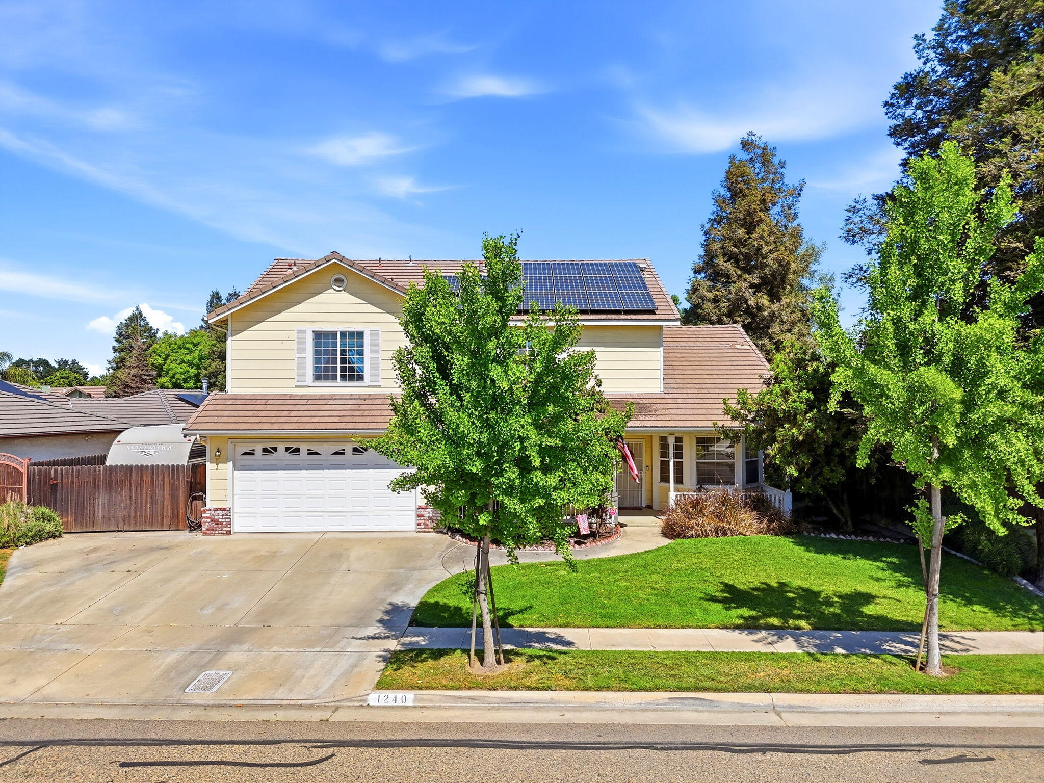 1240 Hillcrest Ave, Tulare, CA 93274