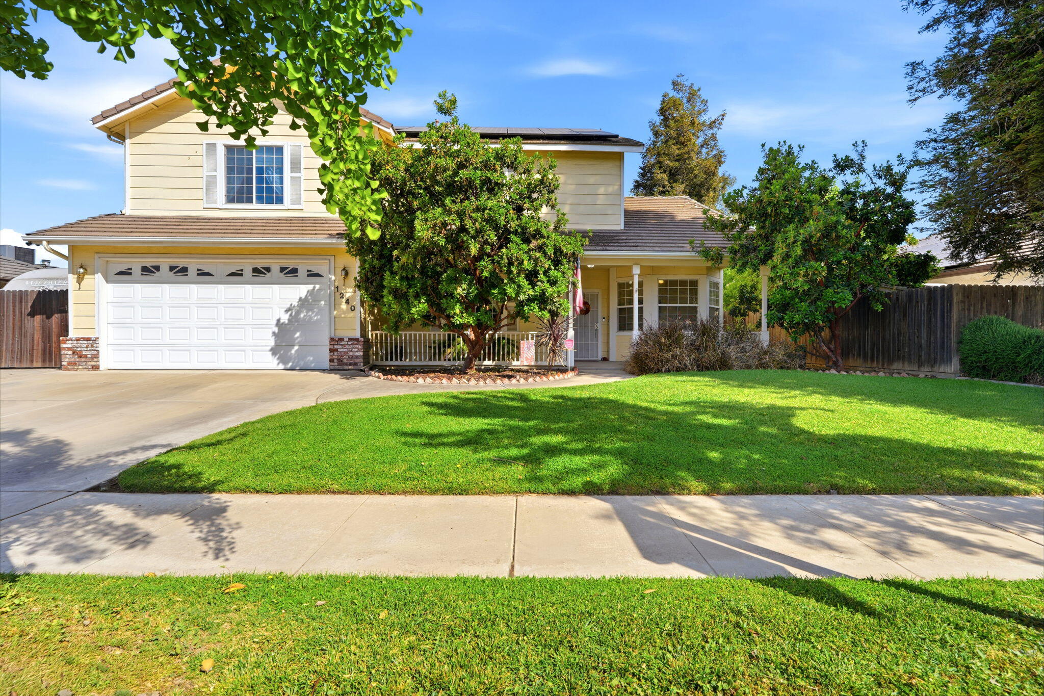 1240 Hillcrest Ave, Tulare, CA 93274