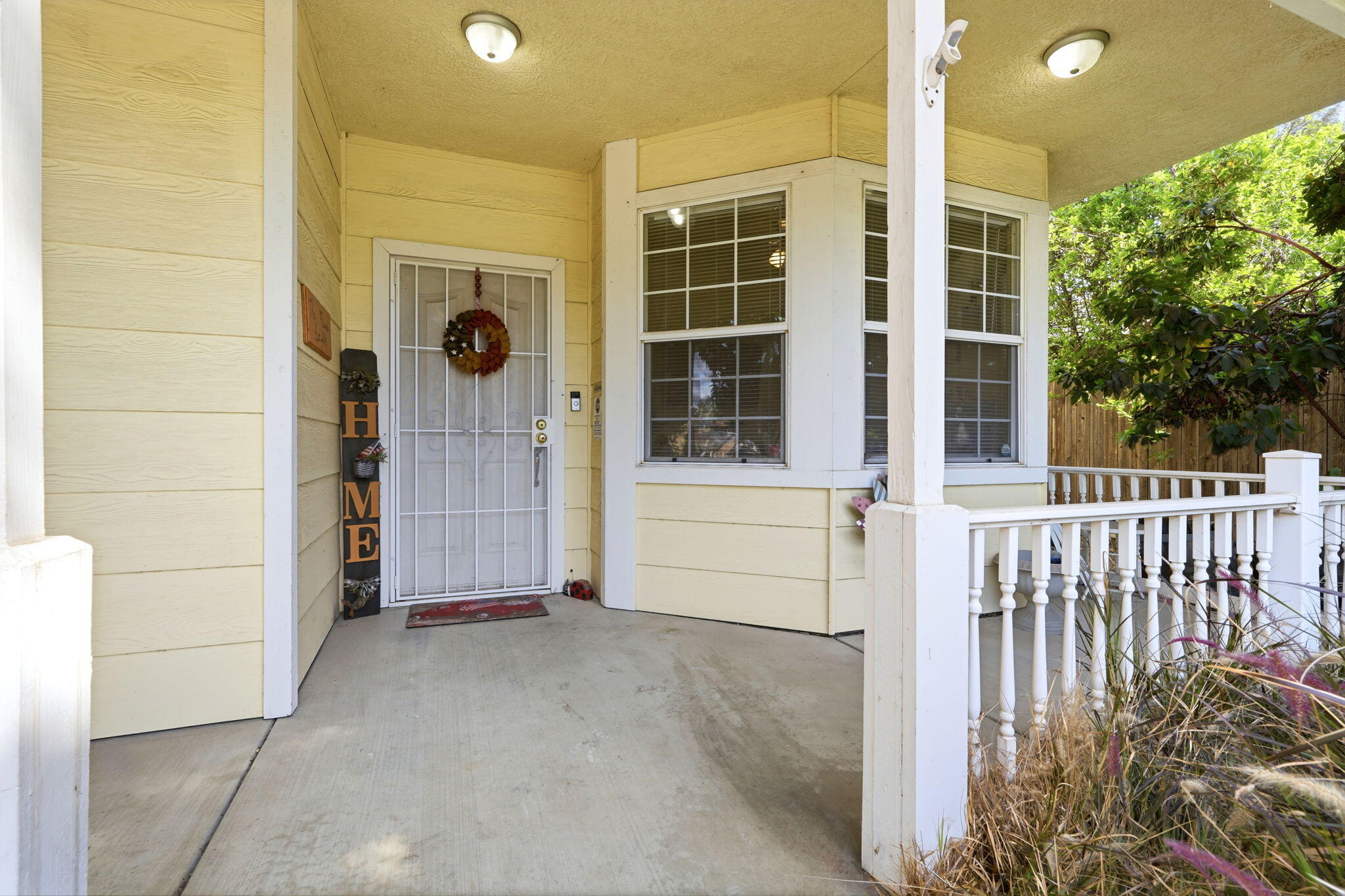 1240 Hillcrest Ave, Tulare, CA 93274