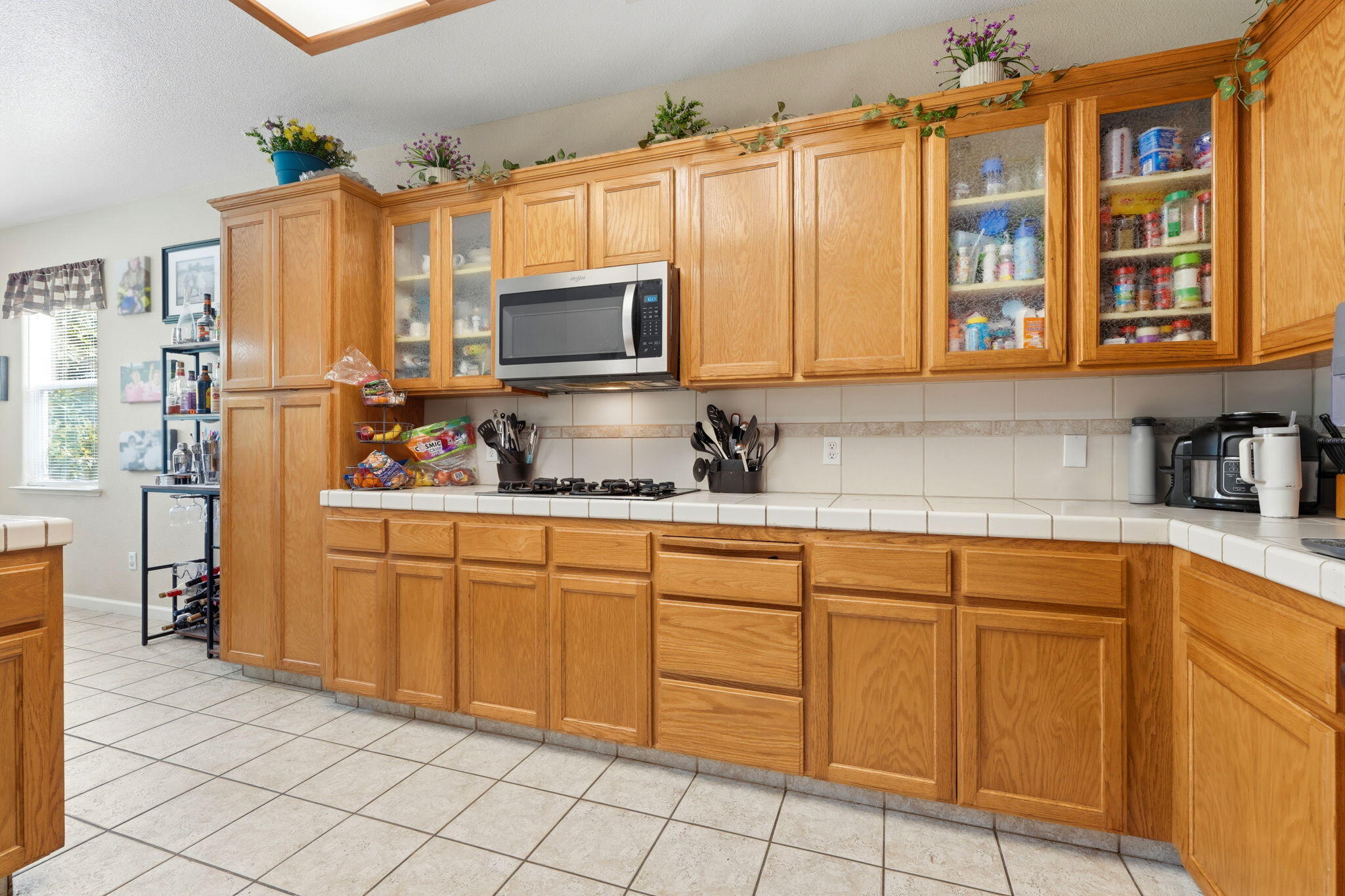 1240 Hillcrest Ave, Tulare, CA 93274