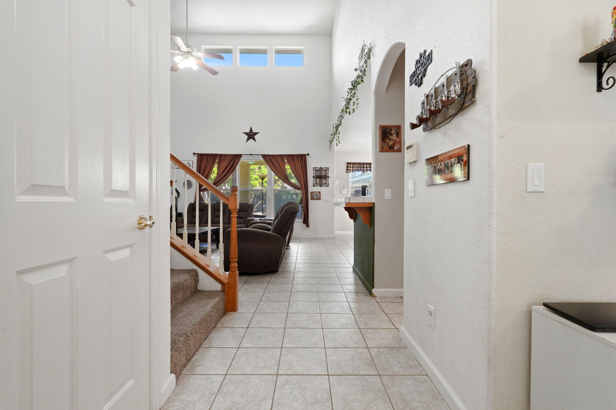 1240 Hillcrest Ave, Tulare, CA 93274