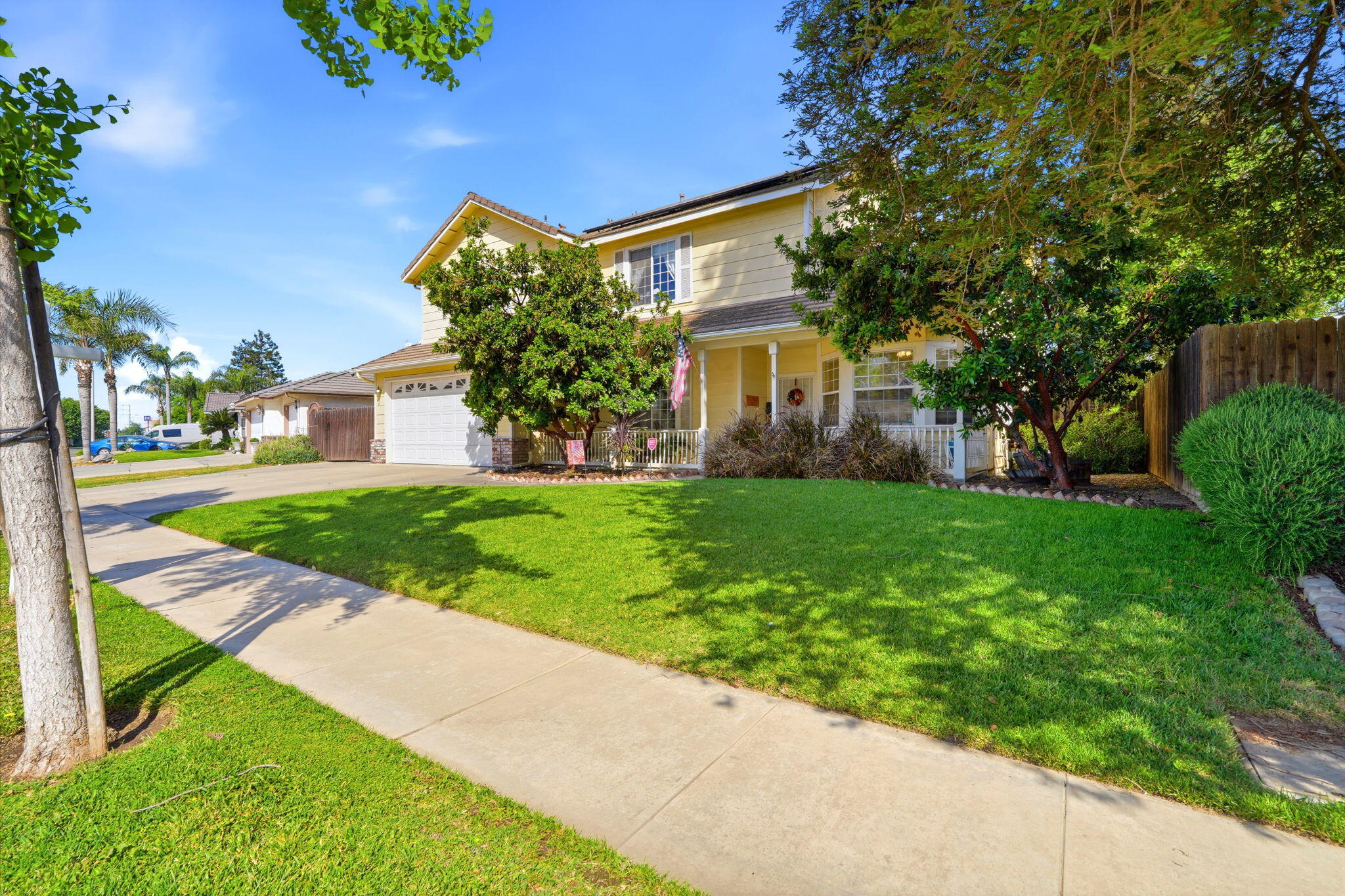 1240 Hillcrest Ave, Tulare, CA 93274