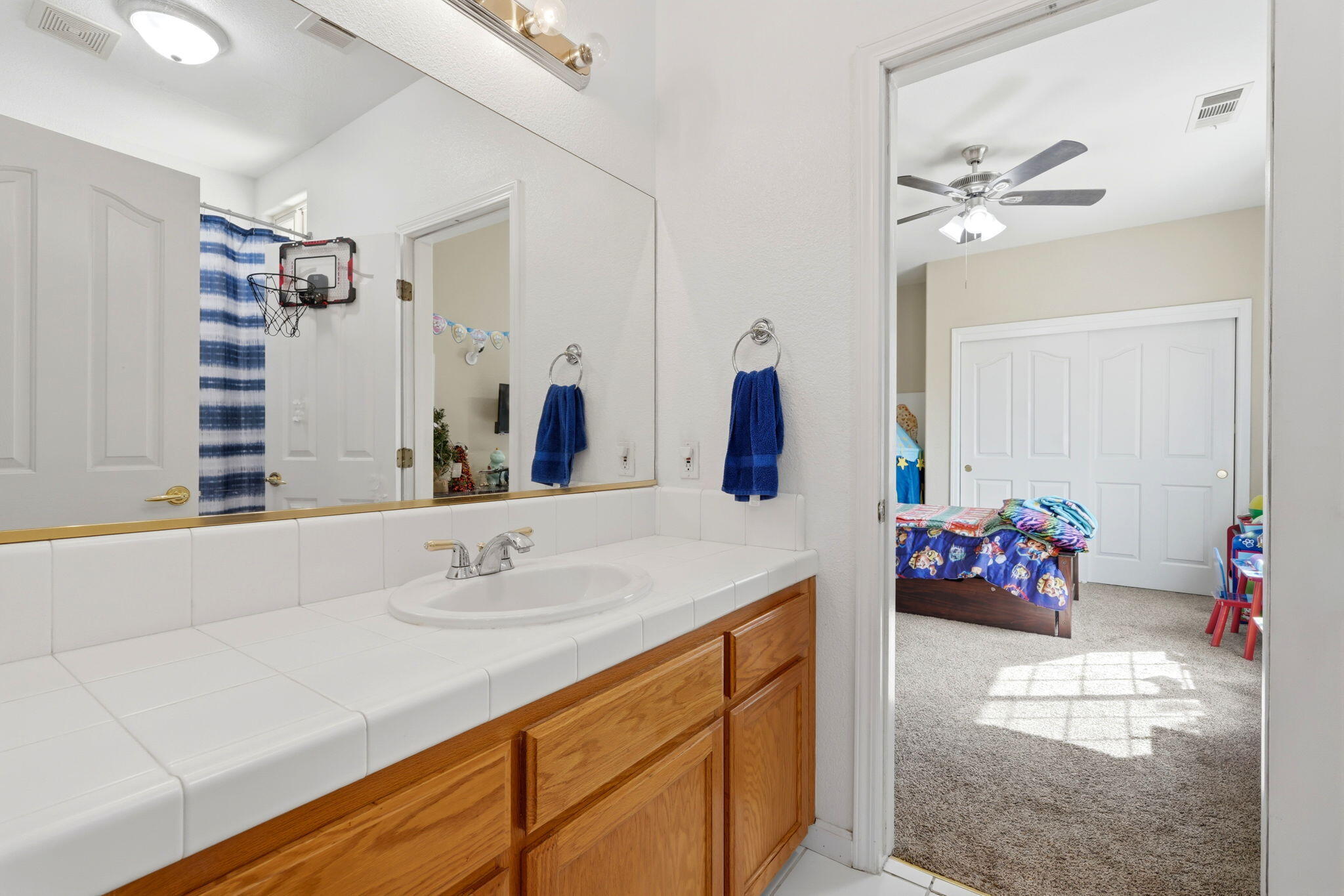 1240 Hillcrest Ave, Tulare, CA 93274