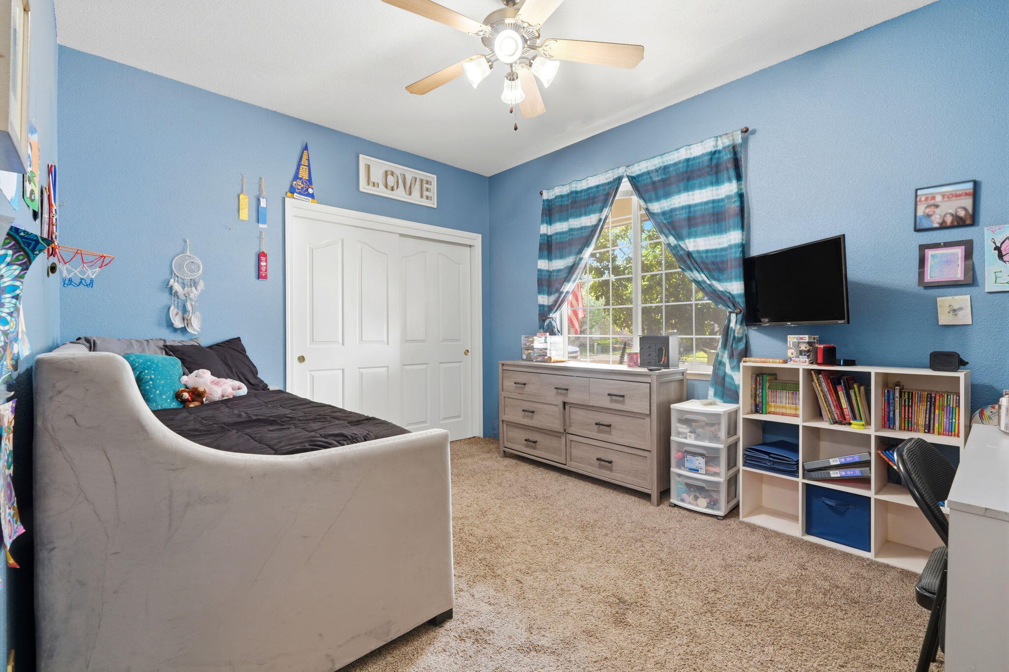 1240 Hillcrest Ave, Tulare, CA 93274