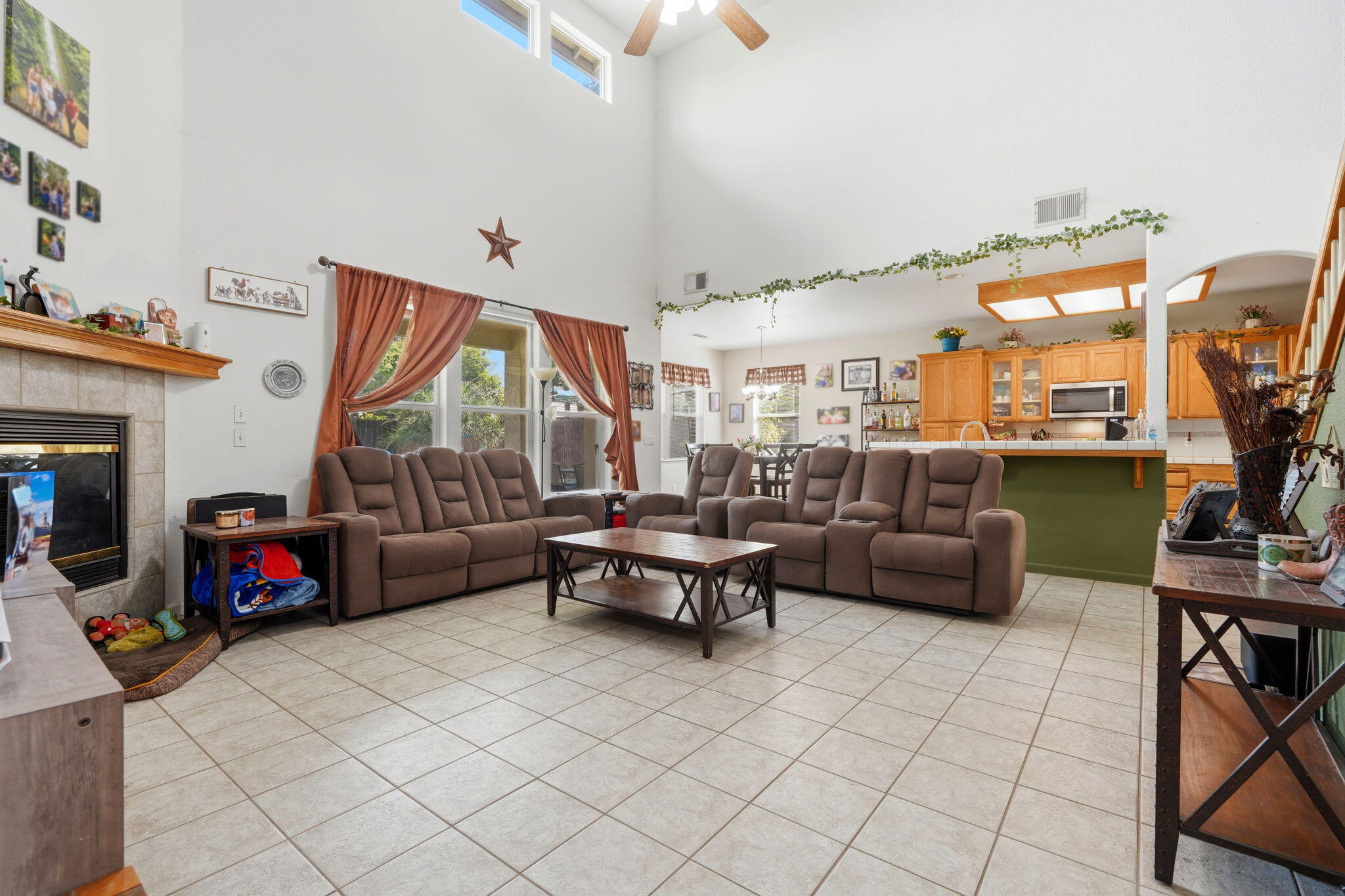 1240 Hillcrest Ave, Tulare, CA 93274