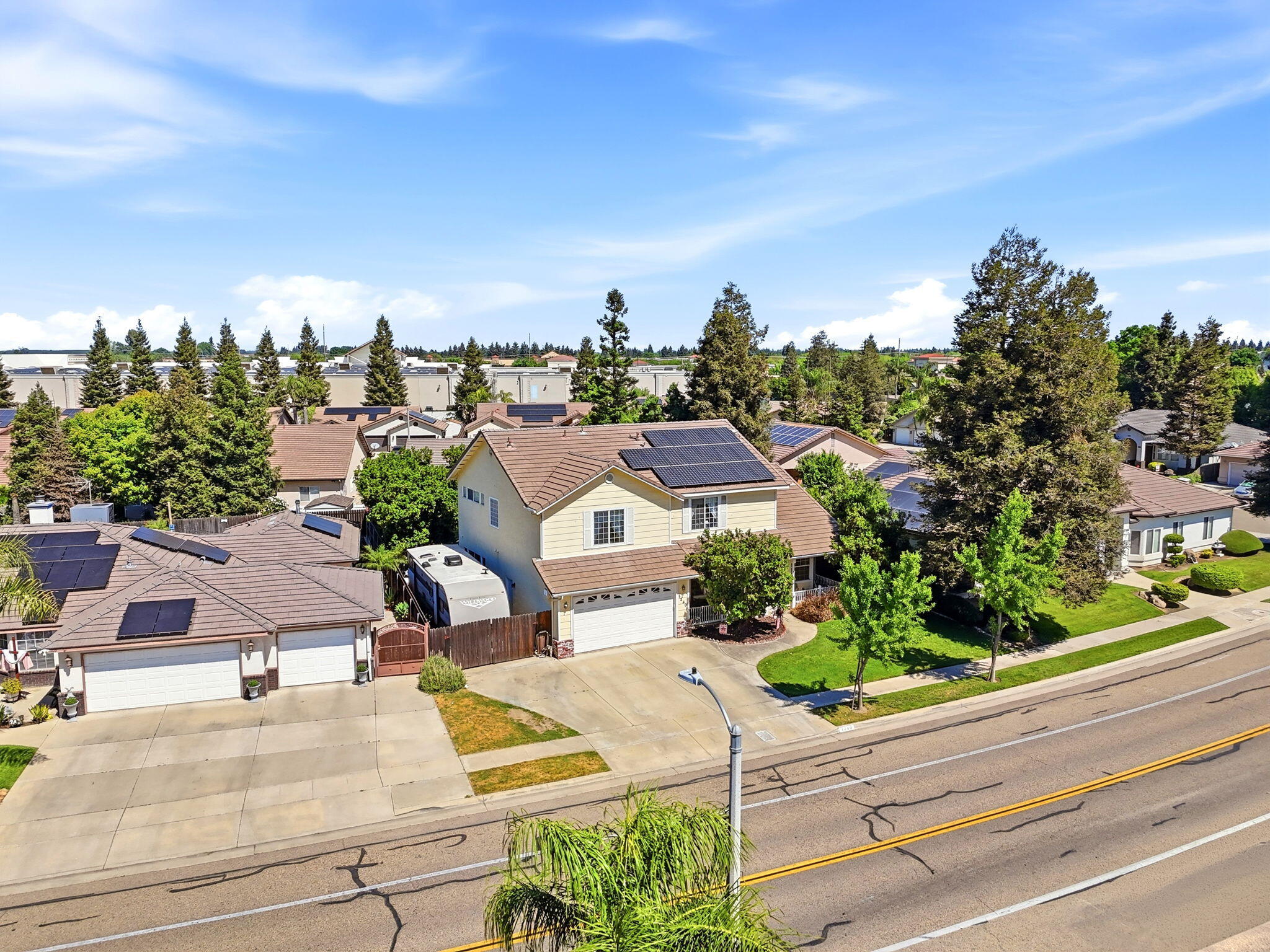 1240 Hillcrest Ave, Tulare, CA 93274