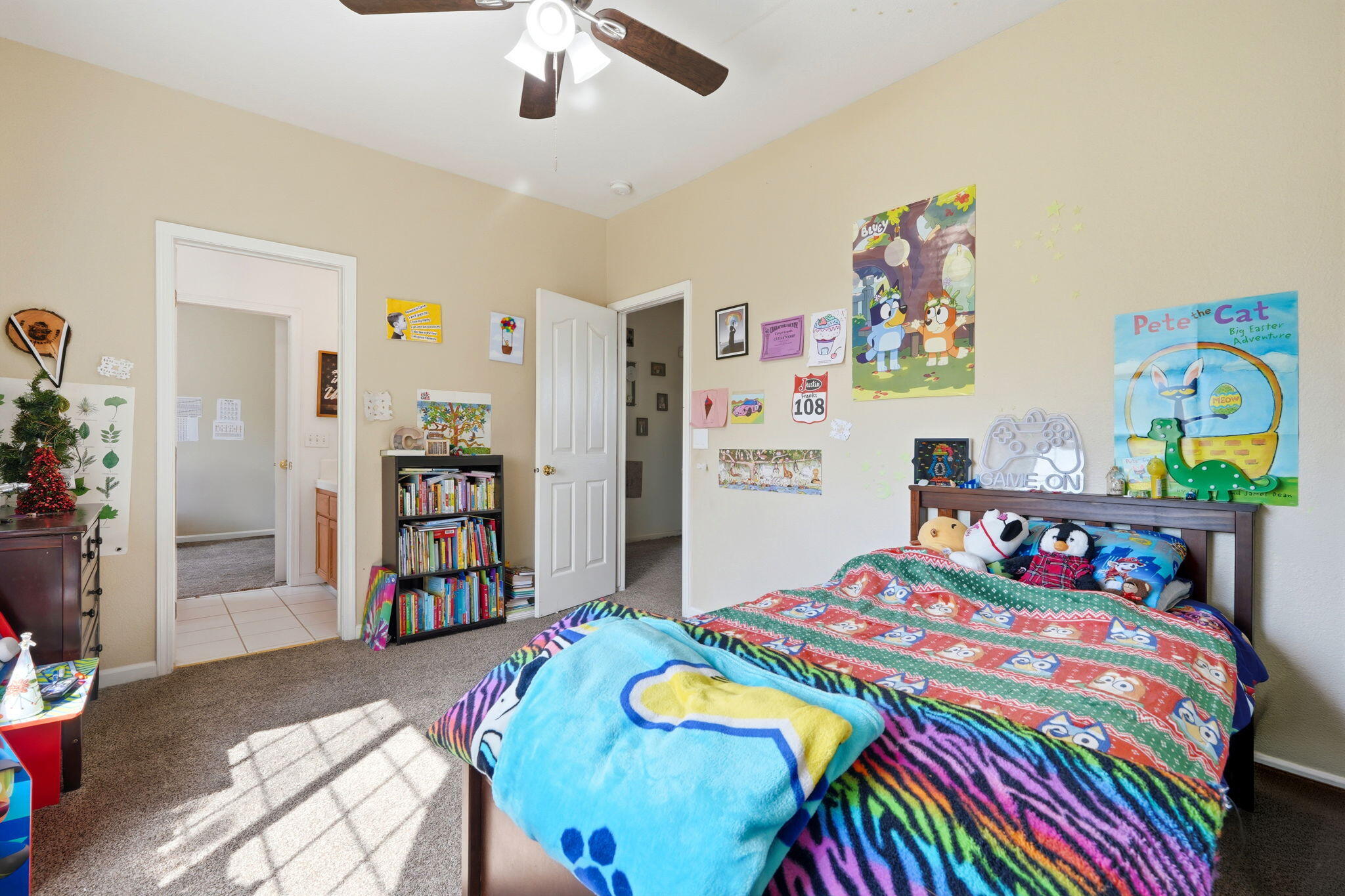 1240 Hillcrest Ave, Tulare, CA 93274