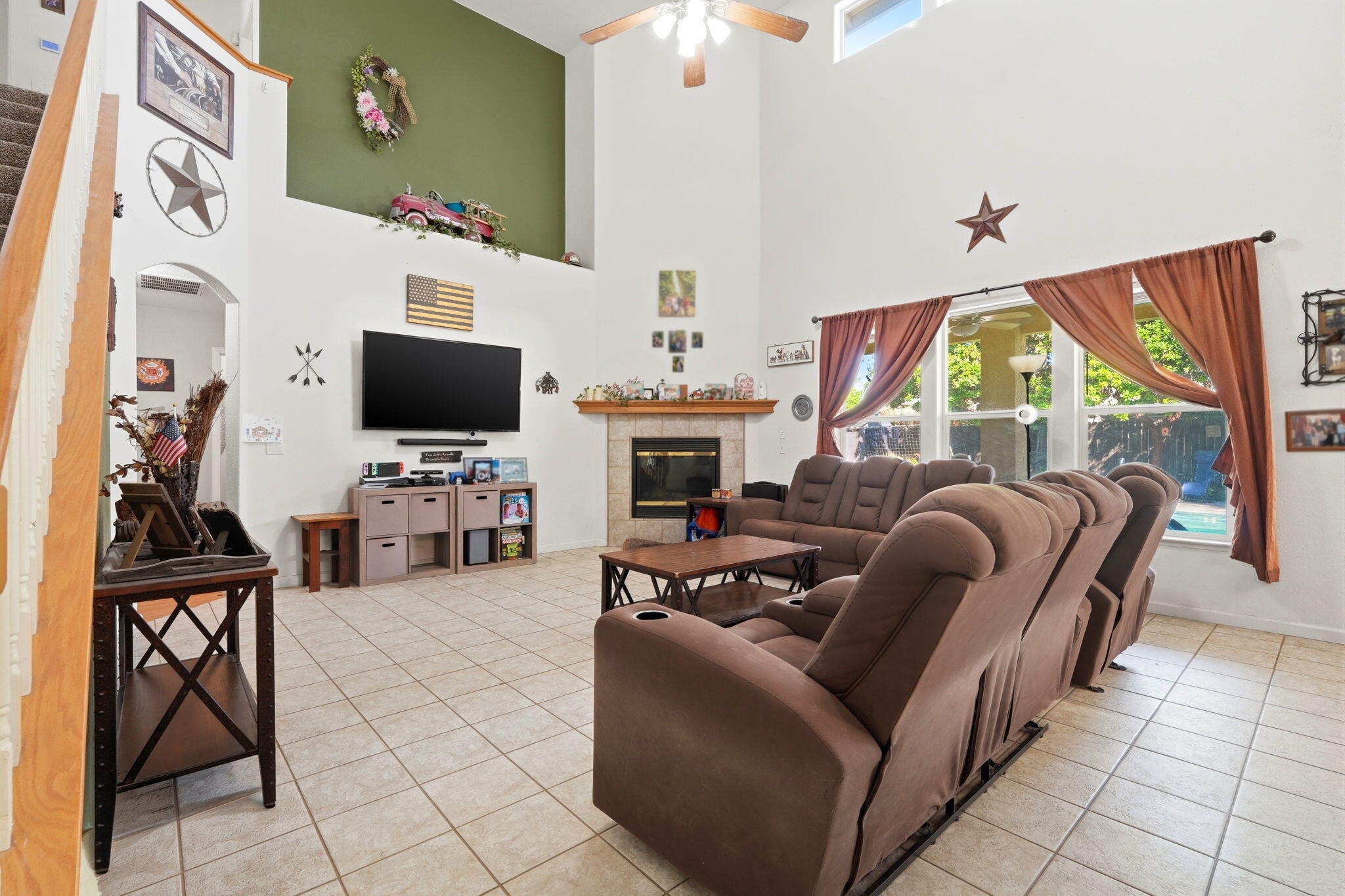 1240 Hillcrest Ave, Tulare, CA 93274