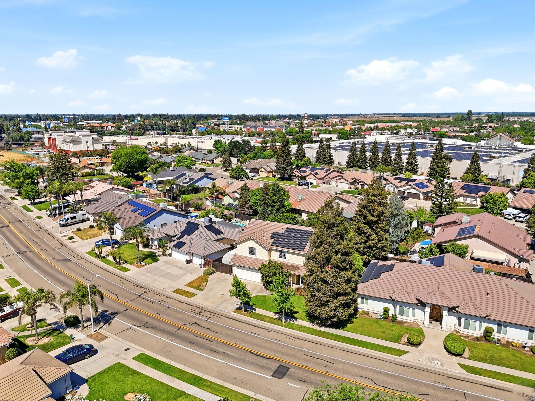 1240 Hillcrest Ave, Tulare, CA 93274