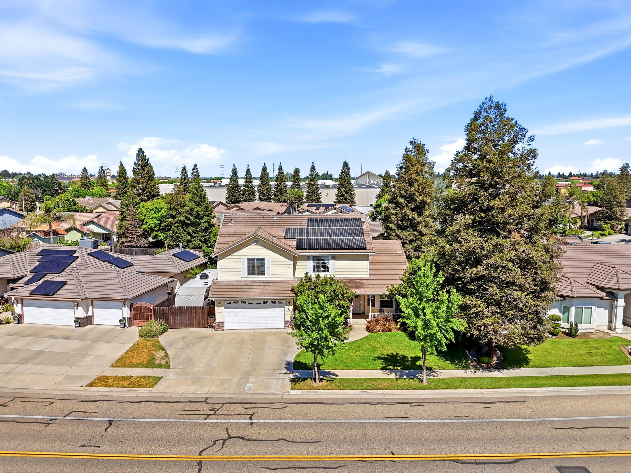 1240 Hillcrest Ave, Tulare, CA 93274