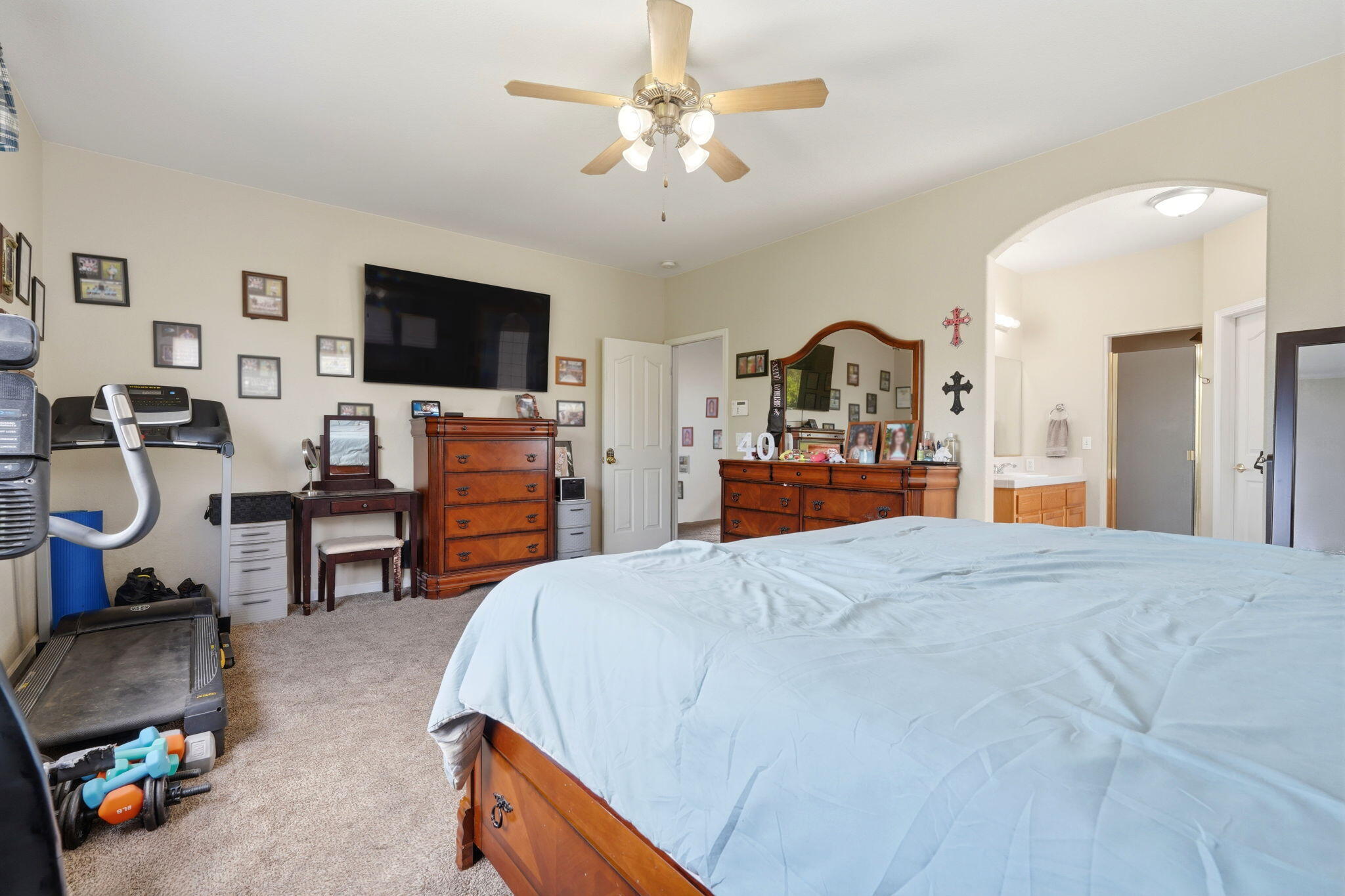 1240 Hillcrest Ave, Tulare, CA 93274