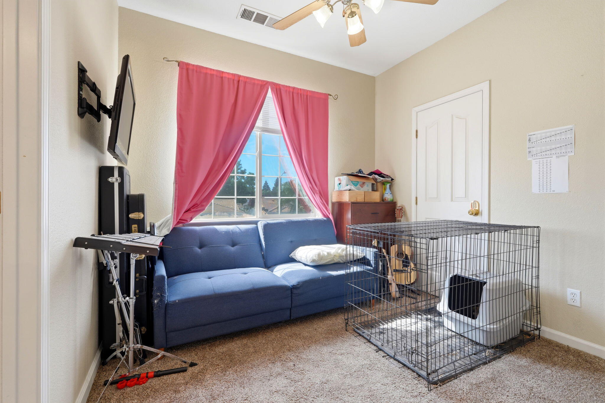 1240 Hillcrest Ave, Tulare, CA 93274