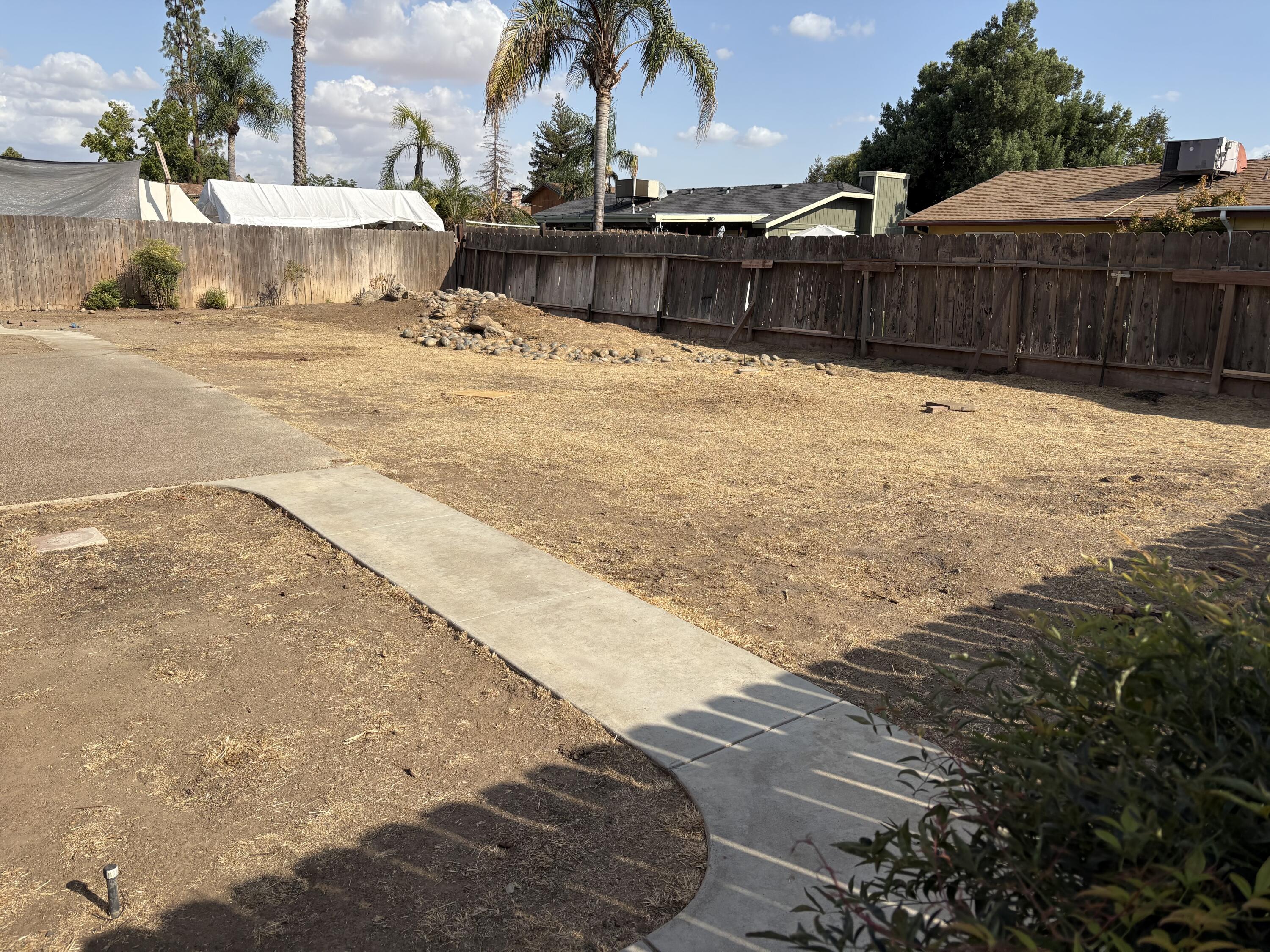 808 Vine St, Exeter, CA 93221