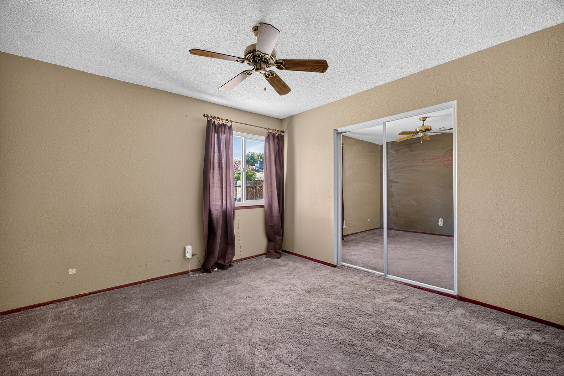 808 Vine St, Exeter, CA 93221