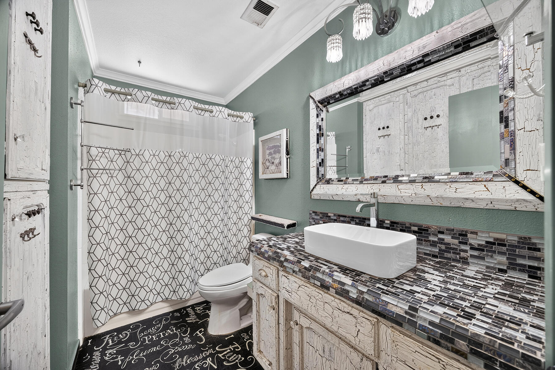 808 Vine St, Exeter, CA 93221
