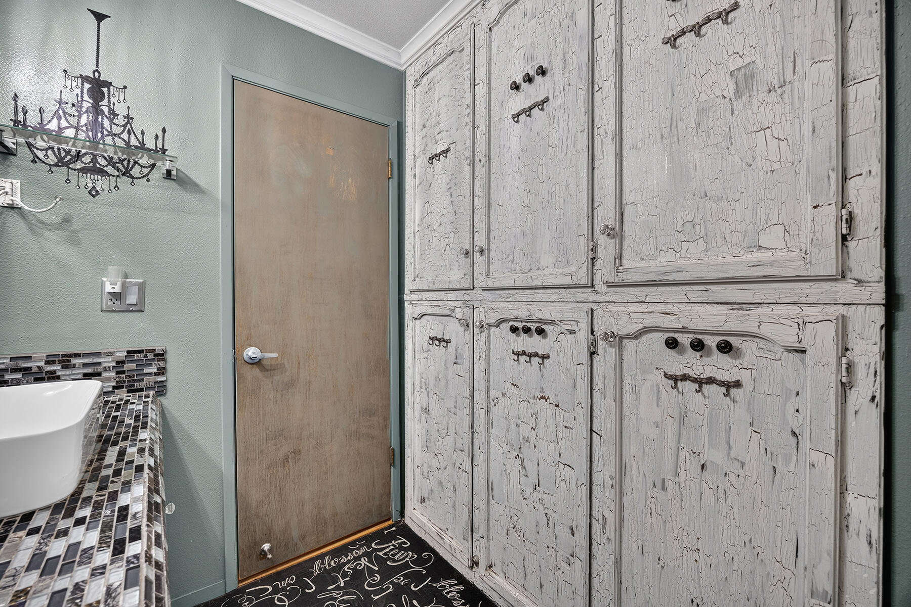 808 Vine St, Exeter, CA 93221