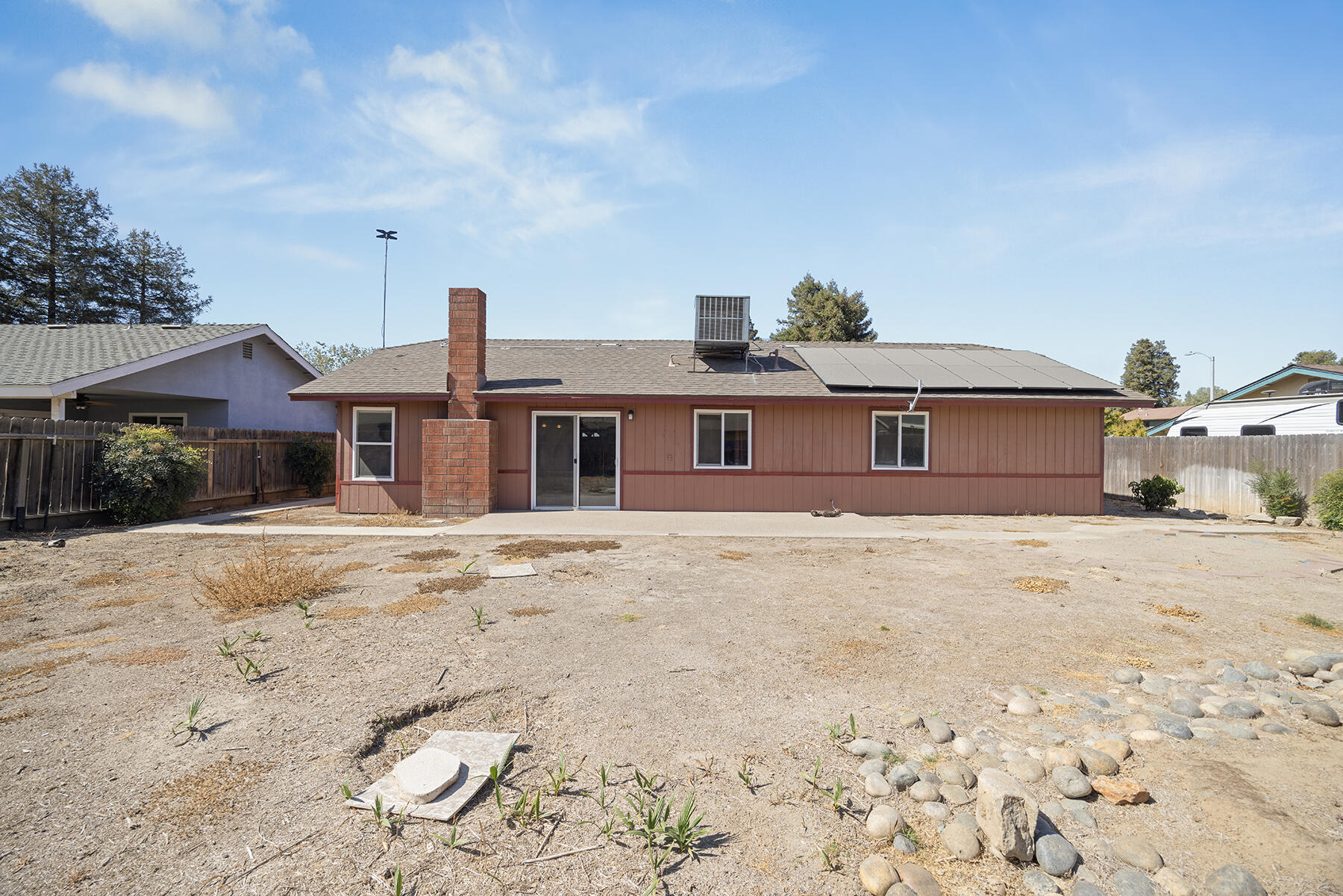 808 Vine St, Exeter, CA 93221