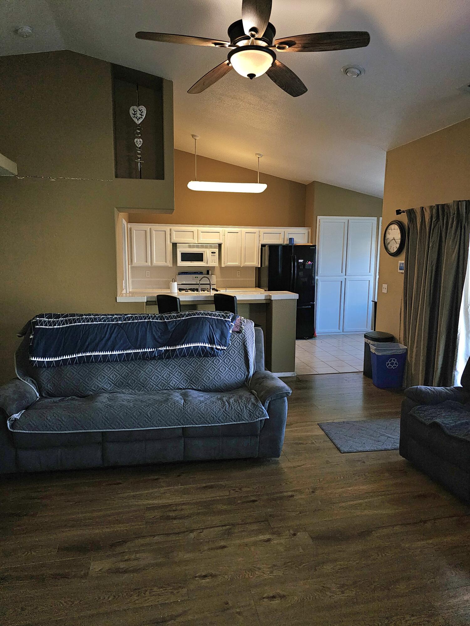 440 W Pepper Dr, Hanford, CA 93230