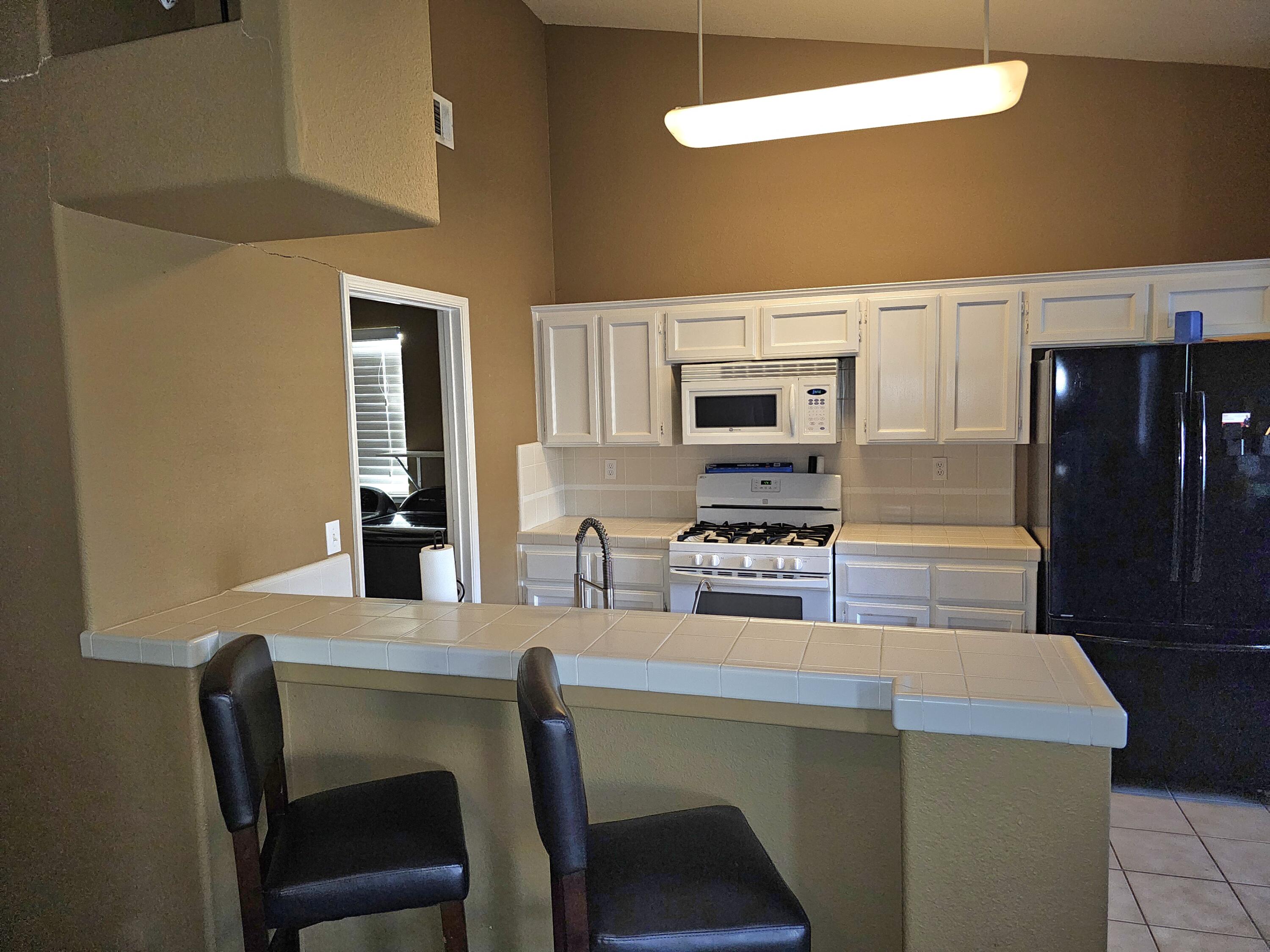 440 W Pepper Dr, Hanford, CA 93230