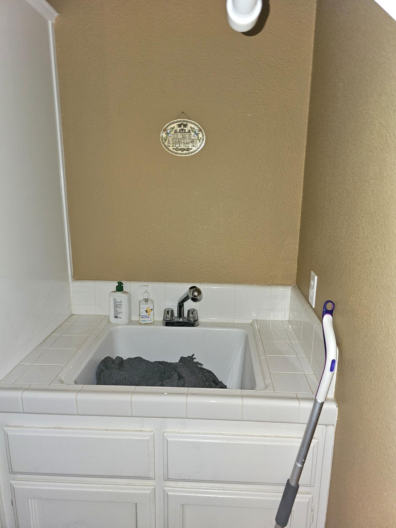 440 W Pepper Dr, Hanford, CA 93230