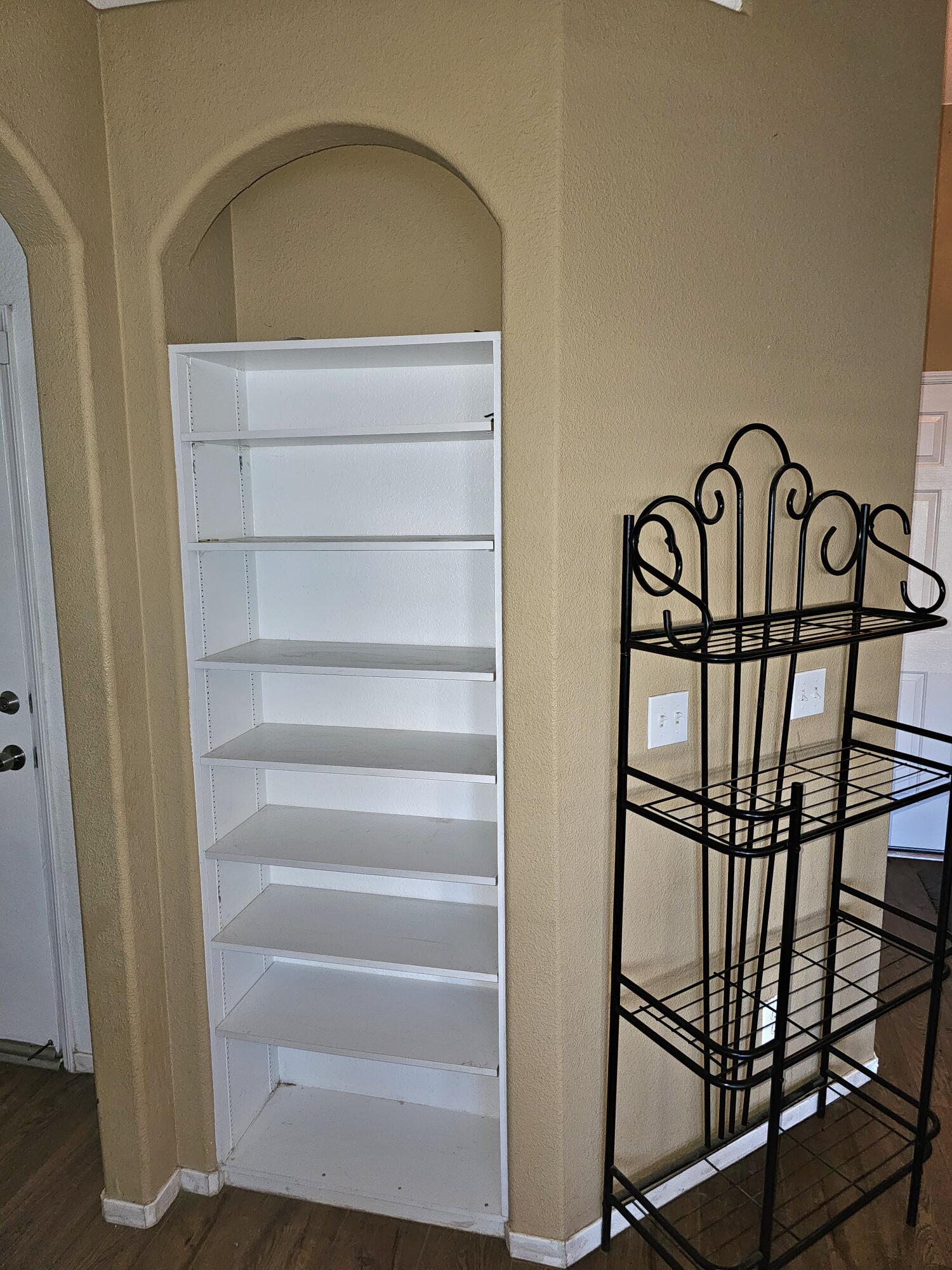 440 W Pepper Dr, Hanford, CA 93230