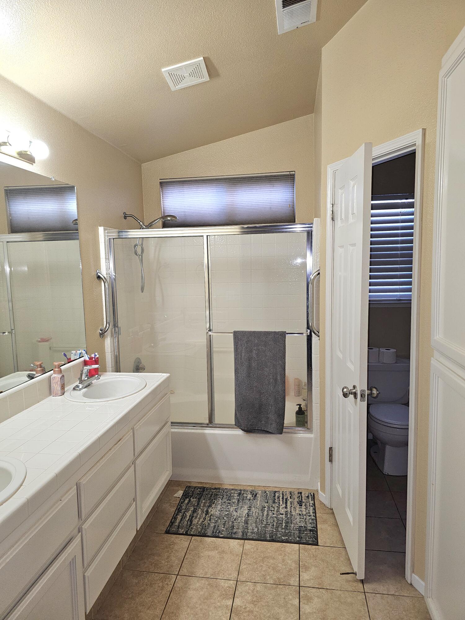 440 W Pepper Dr, Hanford, CA 93230