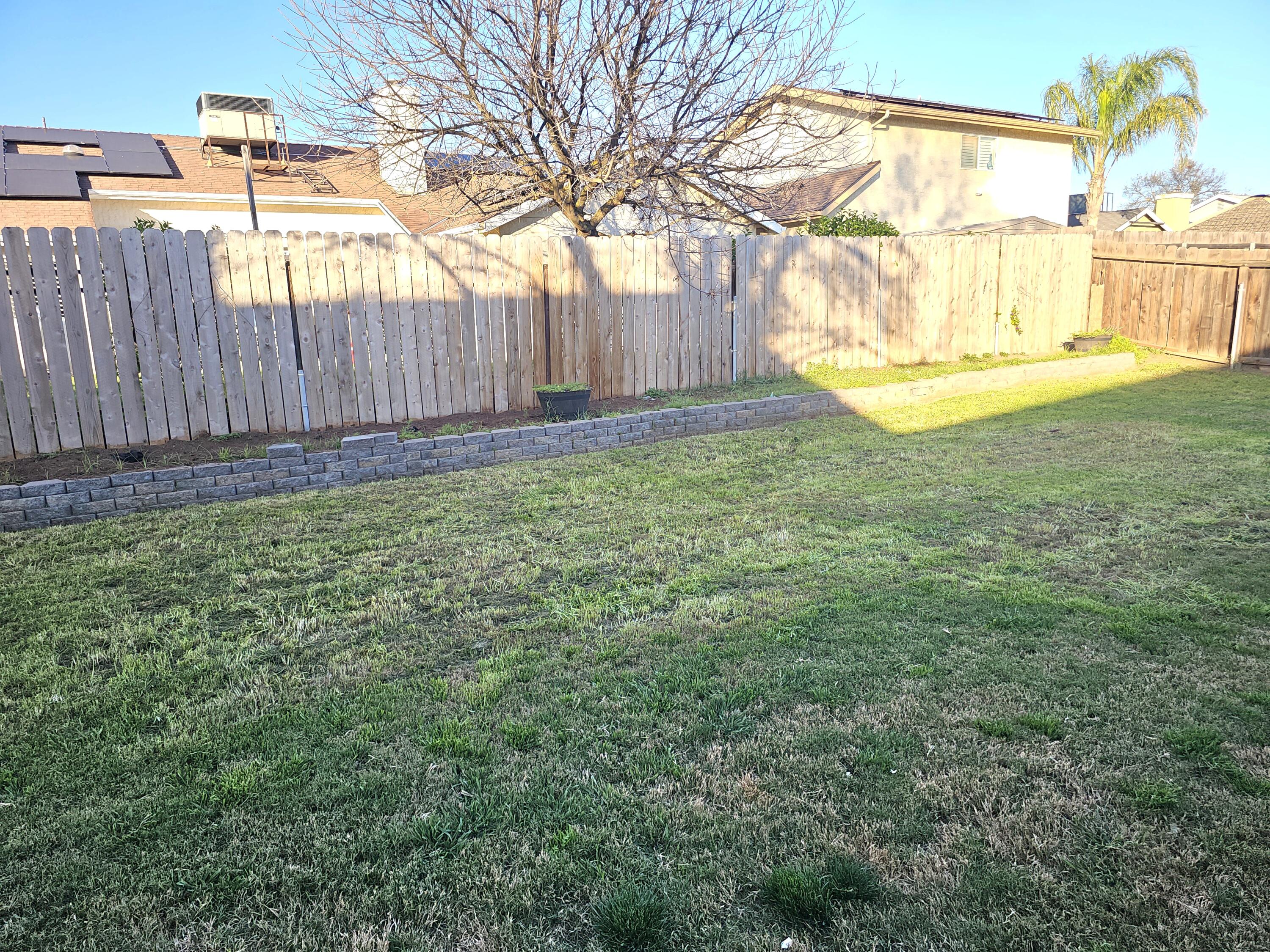 440 W Pepper Dr, Hanford, CA 93230