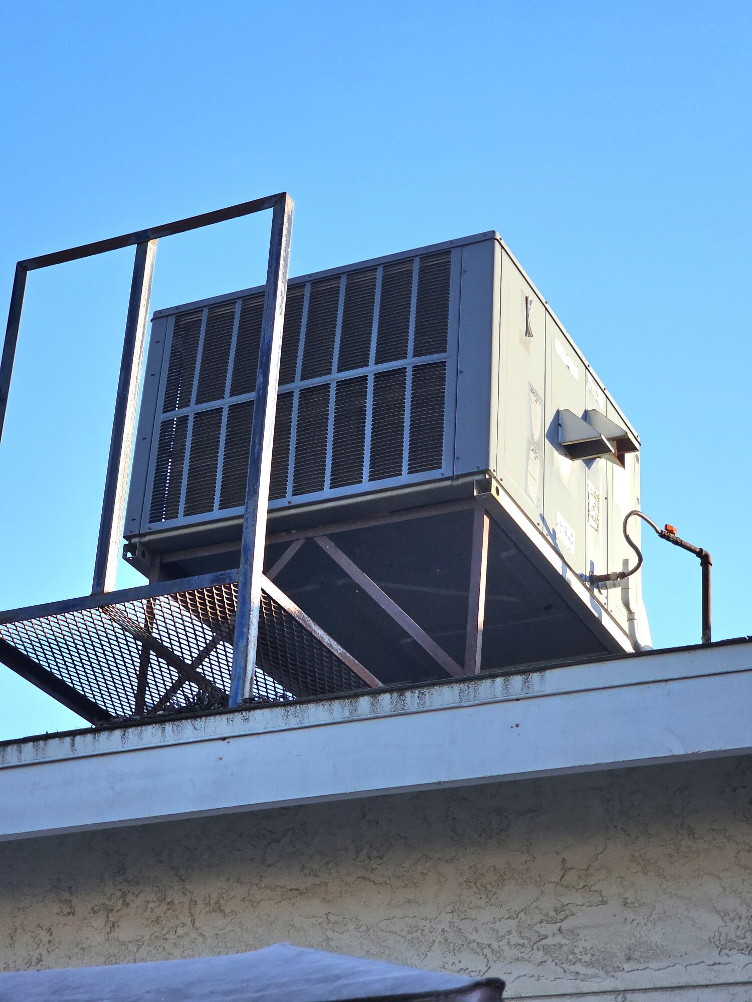 440 W Pepper Dr, Hanford, CA 93230