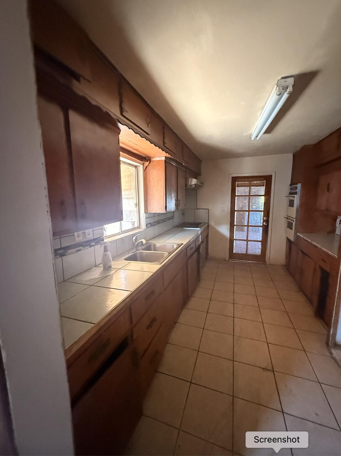 230 S Cottage St, Porterville, CA 93257