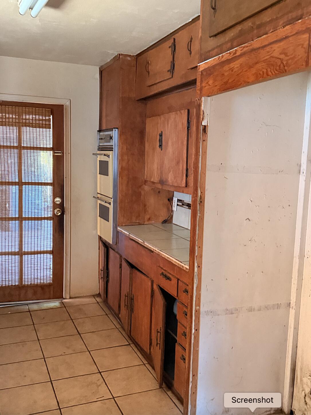 230 S Cottage St, Porterville, CA 93257