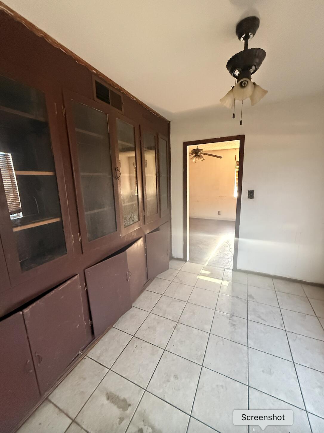 230 S Cottage St, Porterville, CA 93257