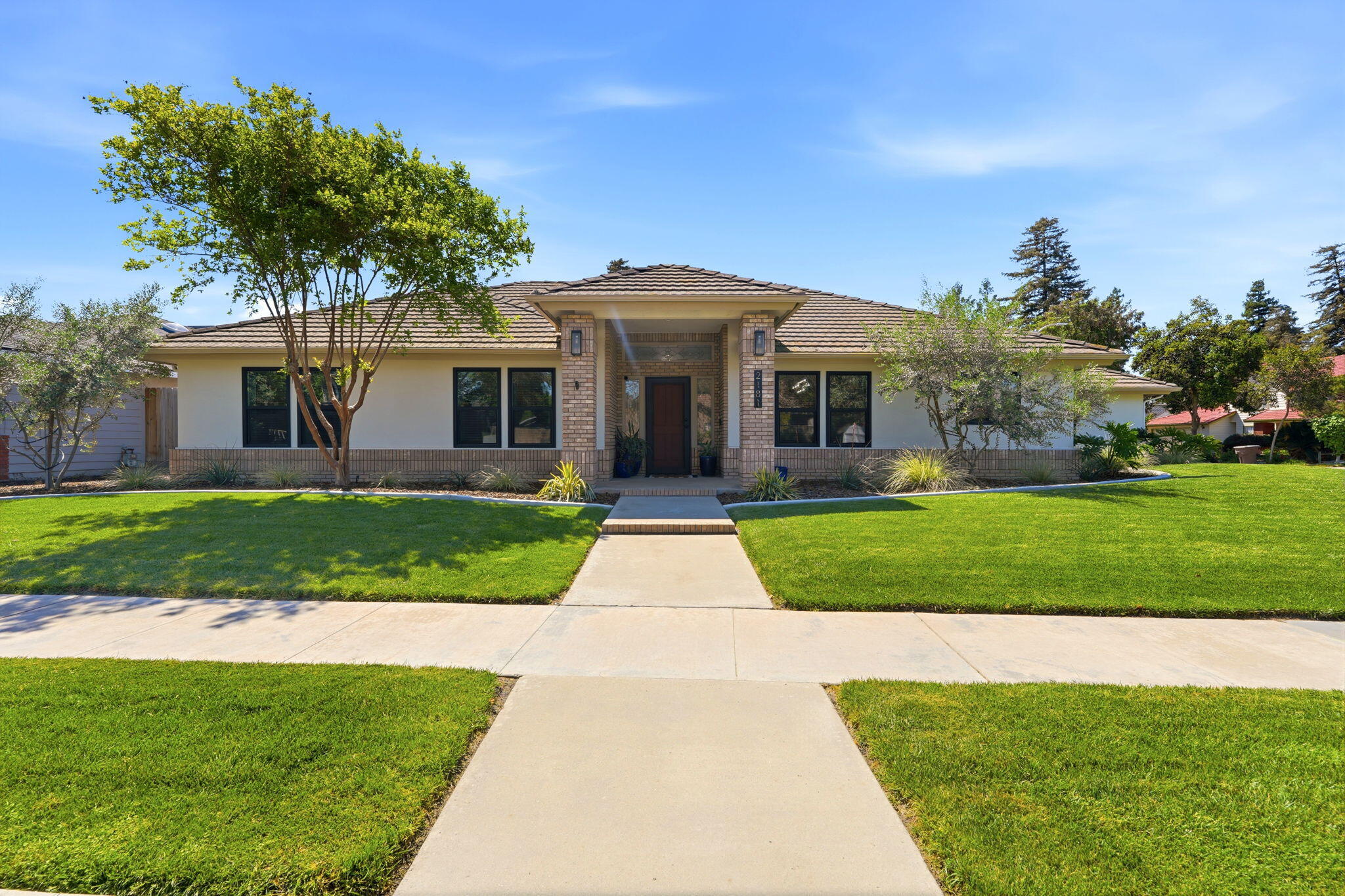 2181 N M, Tulare, CA 93274