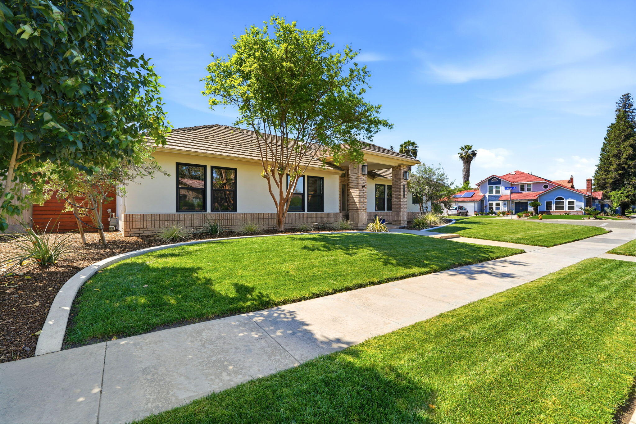 2181 N M, Tulare, CA 93274