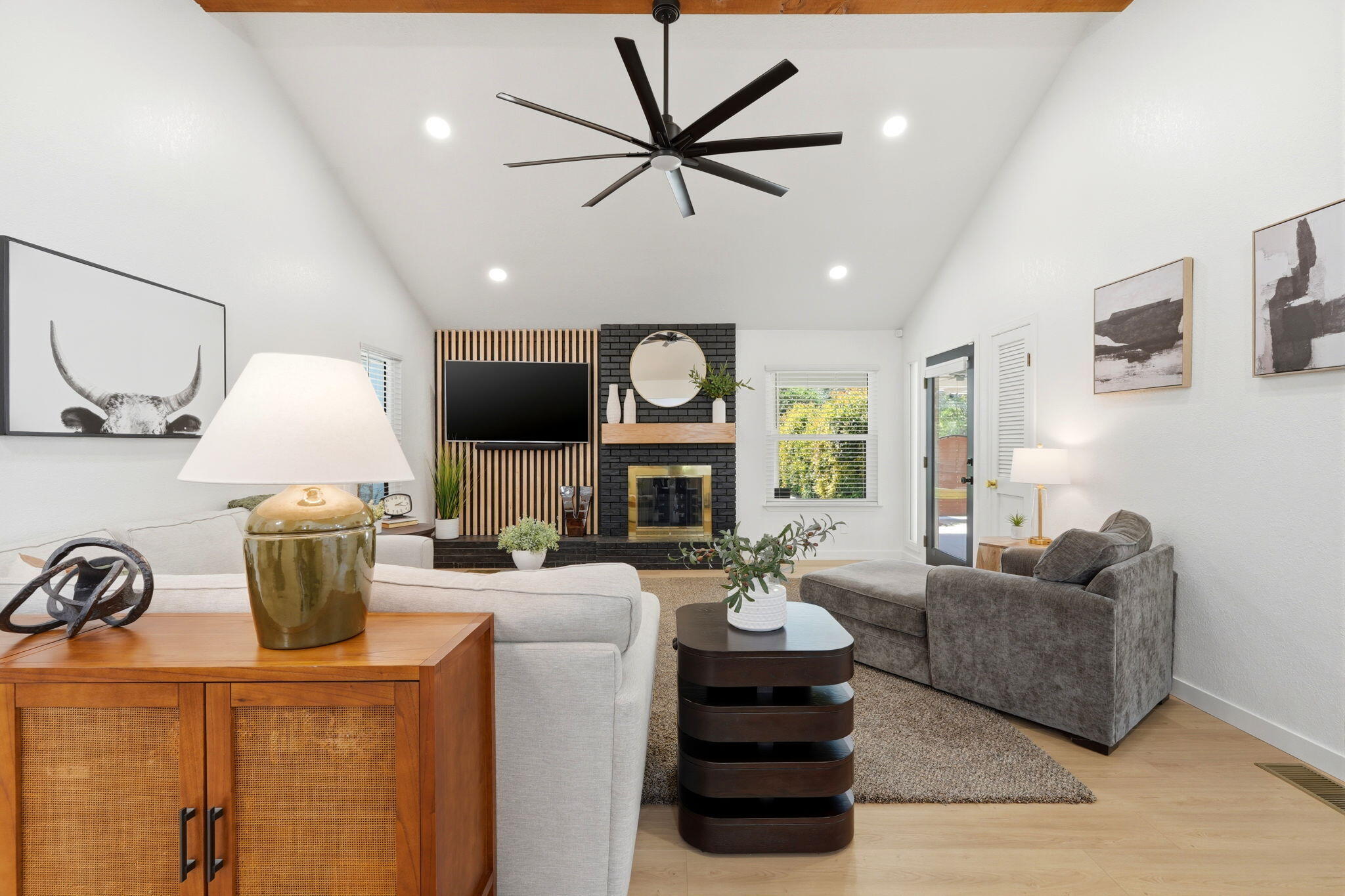 2181 N M, Tulare, CA 93274