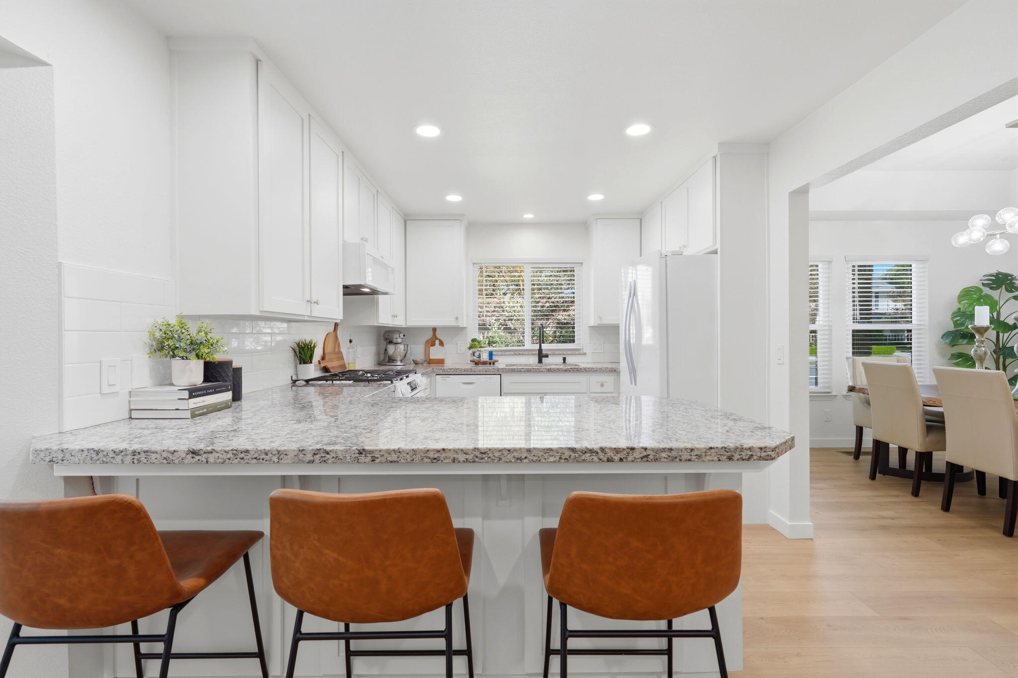 2181 N M, Tulare, CA 93274