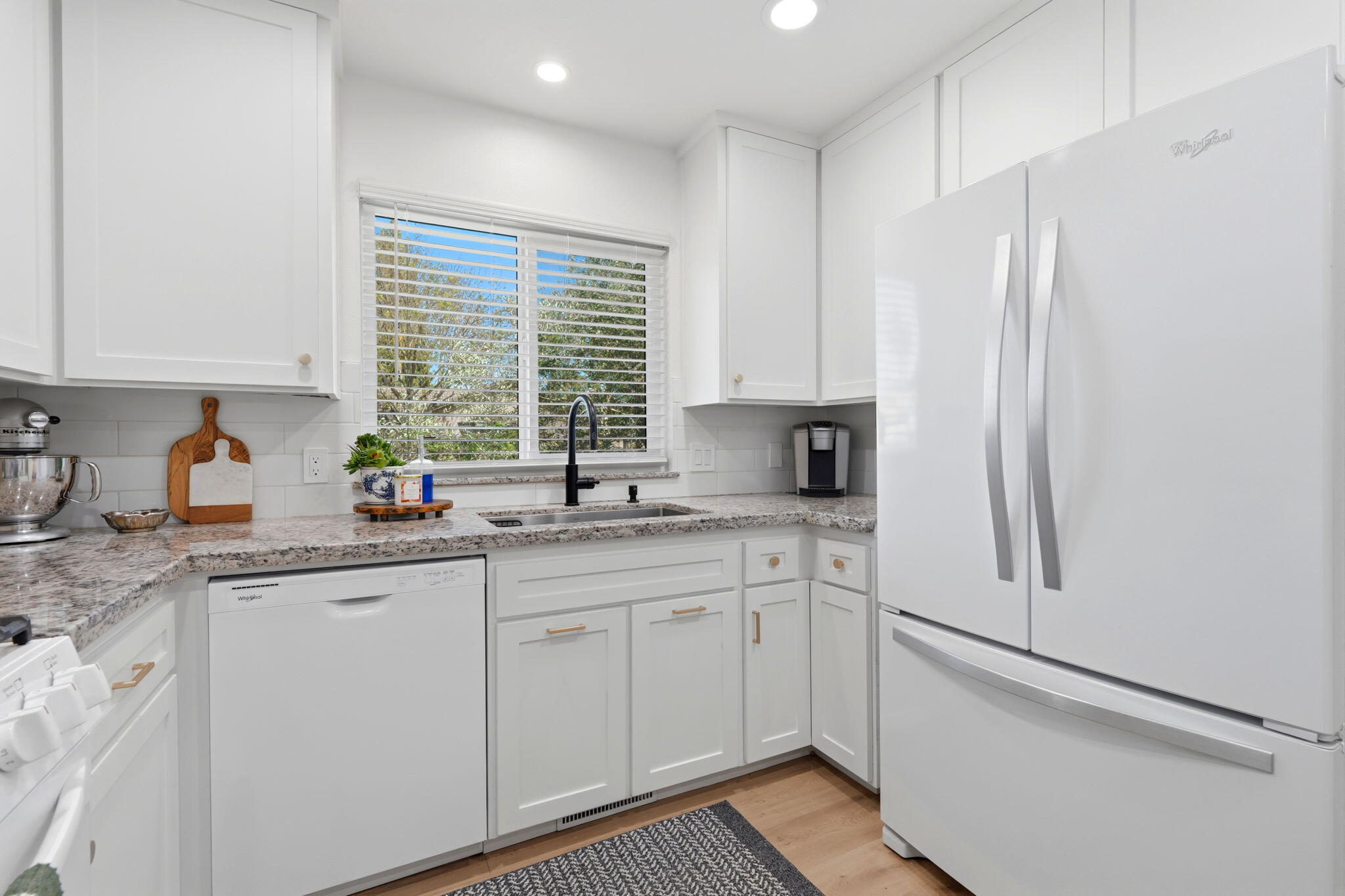 2181 N M, Tulare, CA 93274