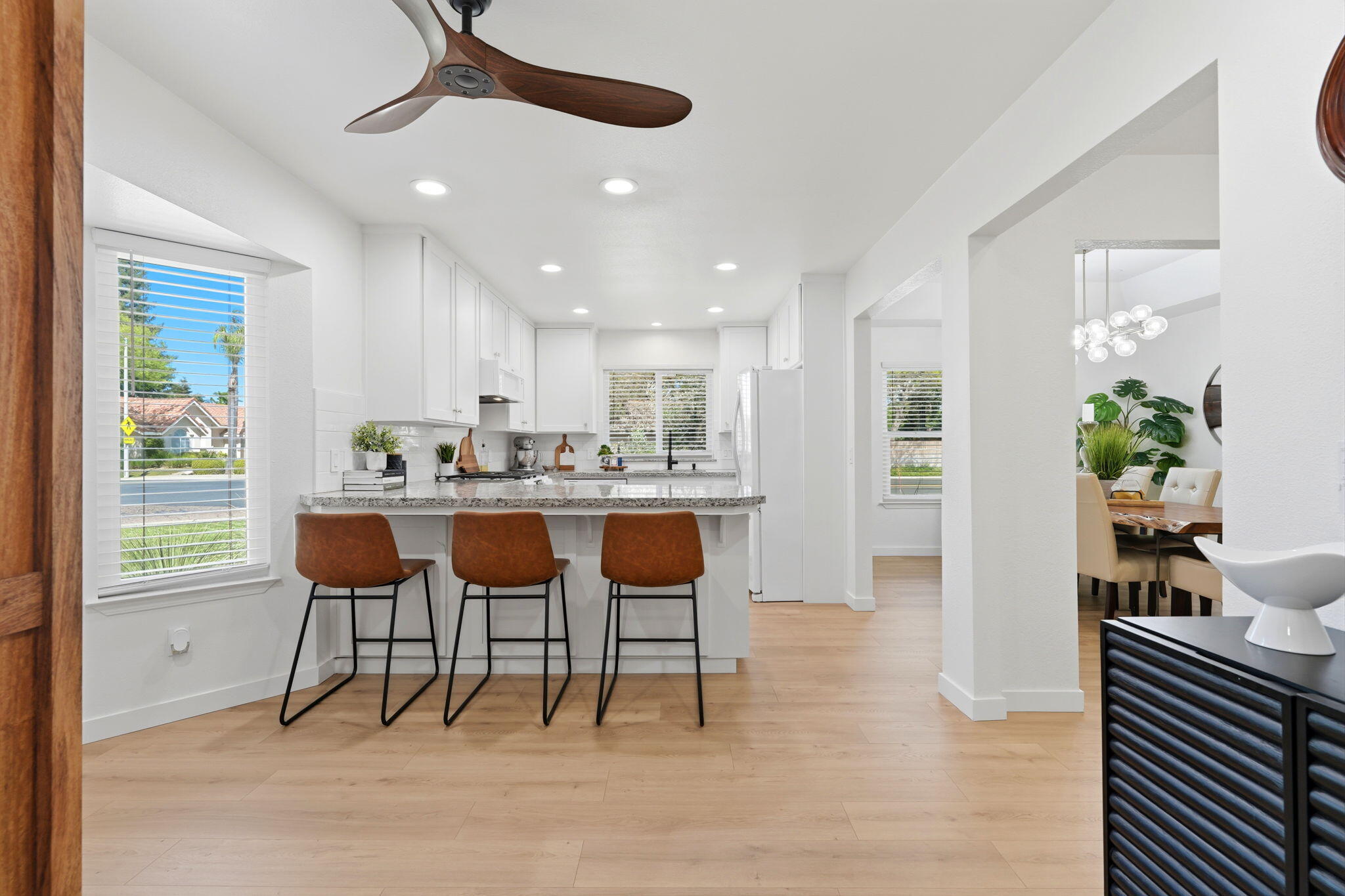 2181 N M, Tulare, CA 93274