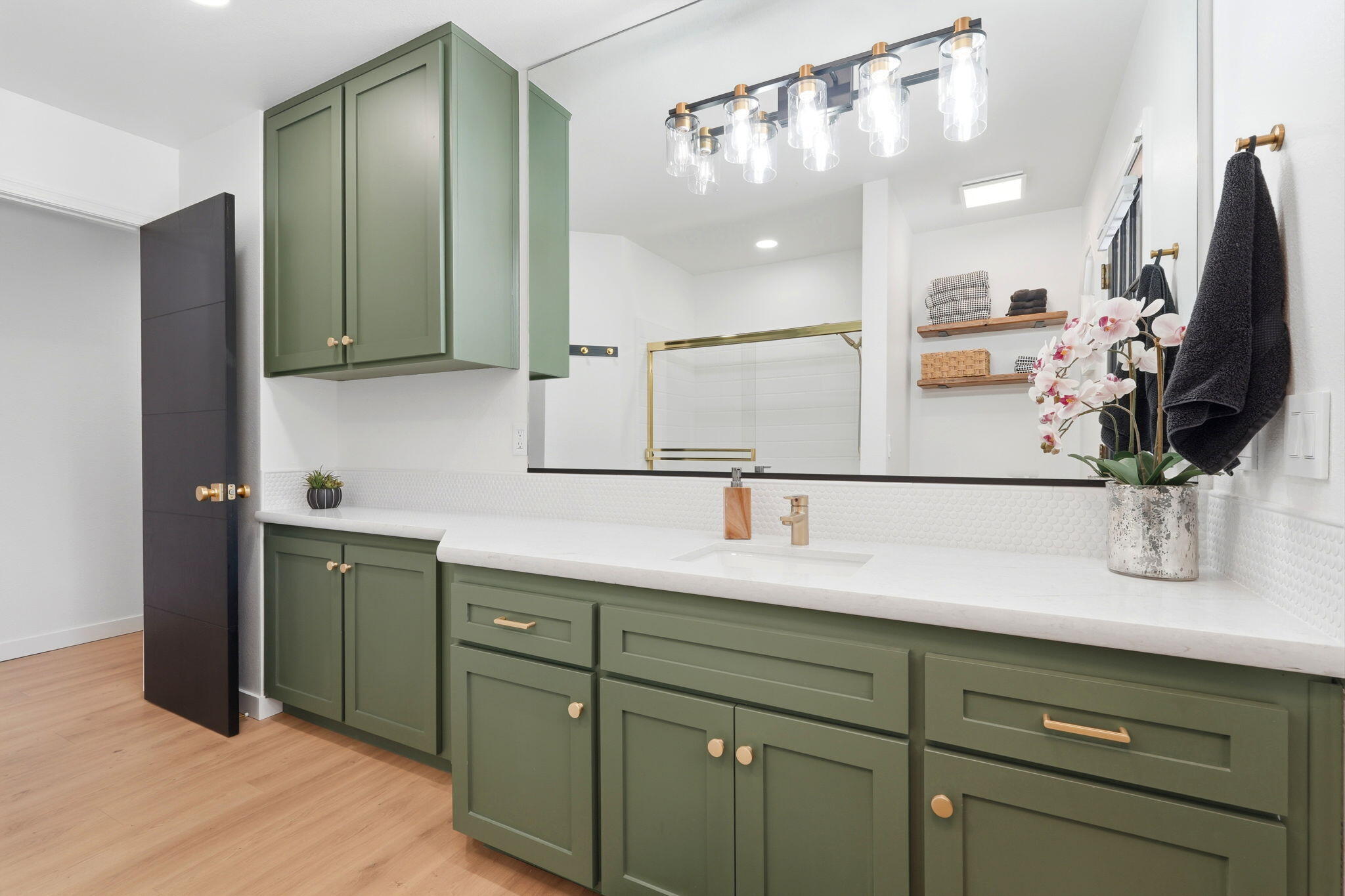 2181 N M, Tulare, CA 93274