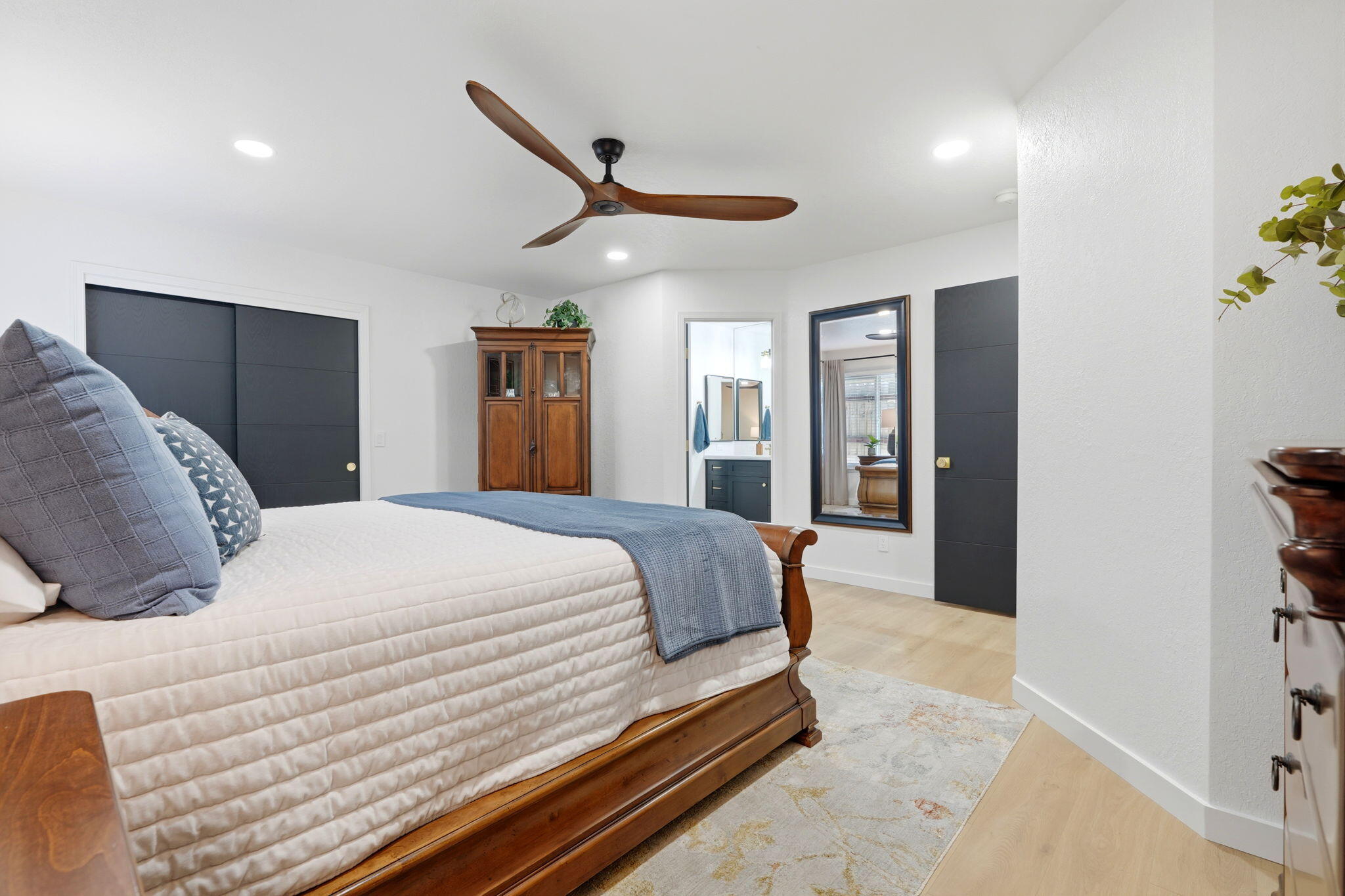 2181 N M, Tulare, CA 93274