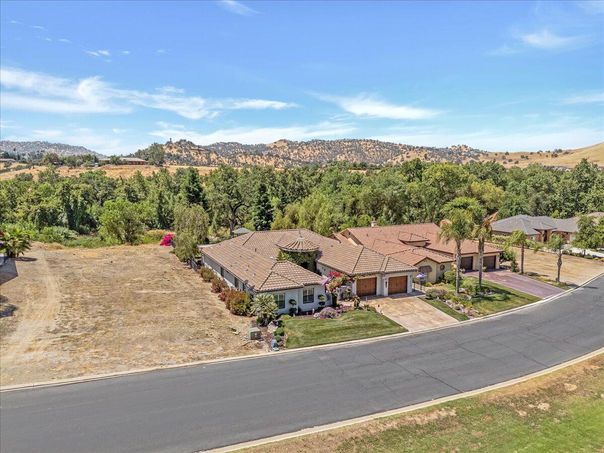 32815 Riverside Dr, Springville, CA 93265