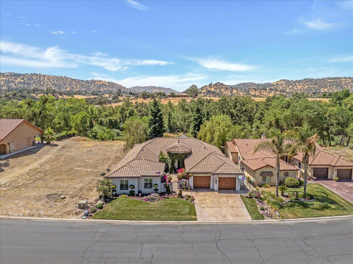 32815 Riverside Dr, Springville, CA 93265