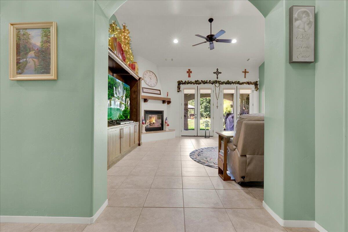 32815 Riverside Dr, Springville, CA 93265