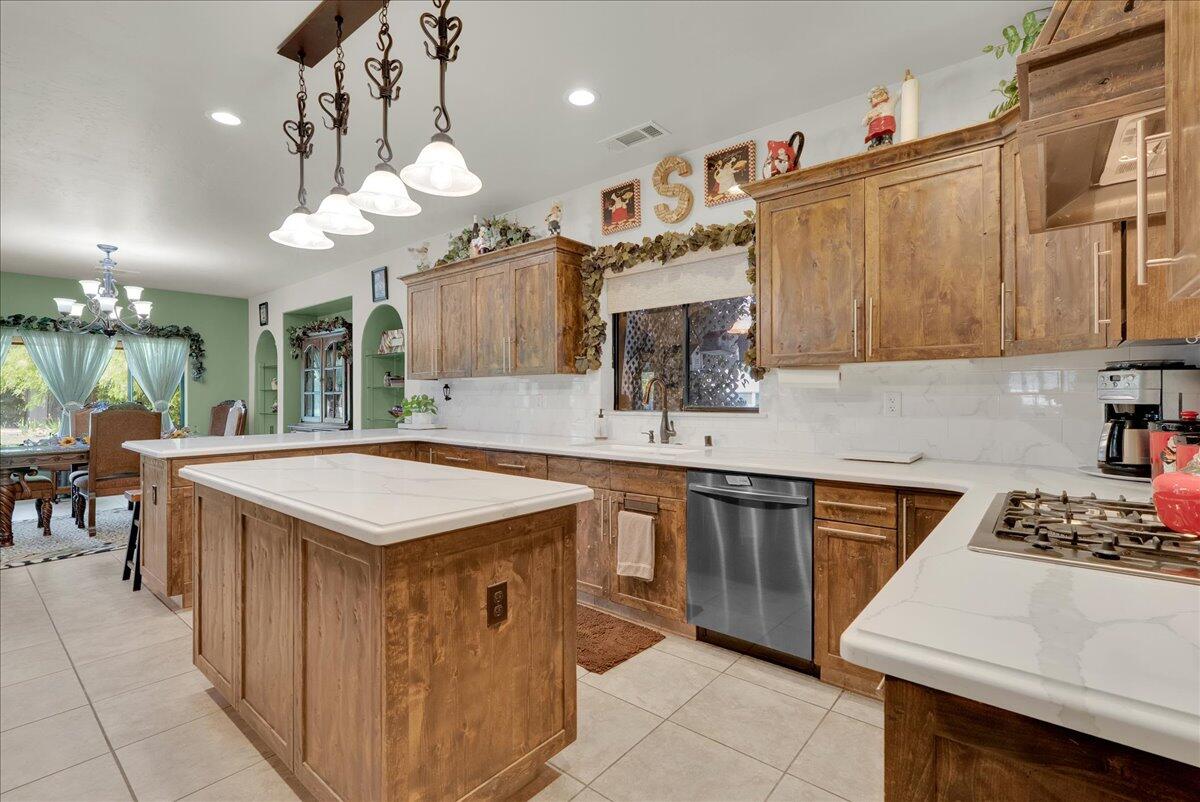 32815 Riverside Dr, Springville, CA 93265