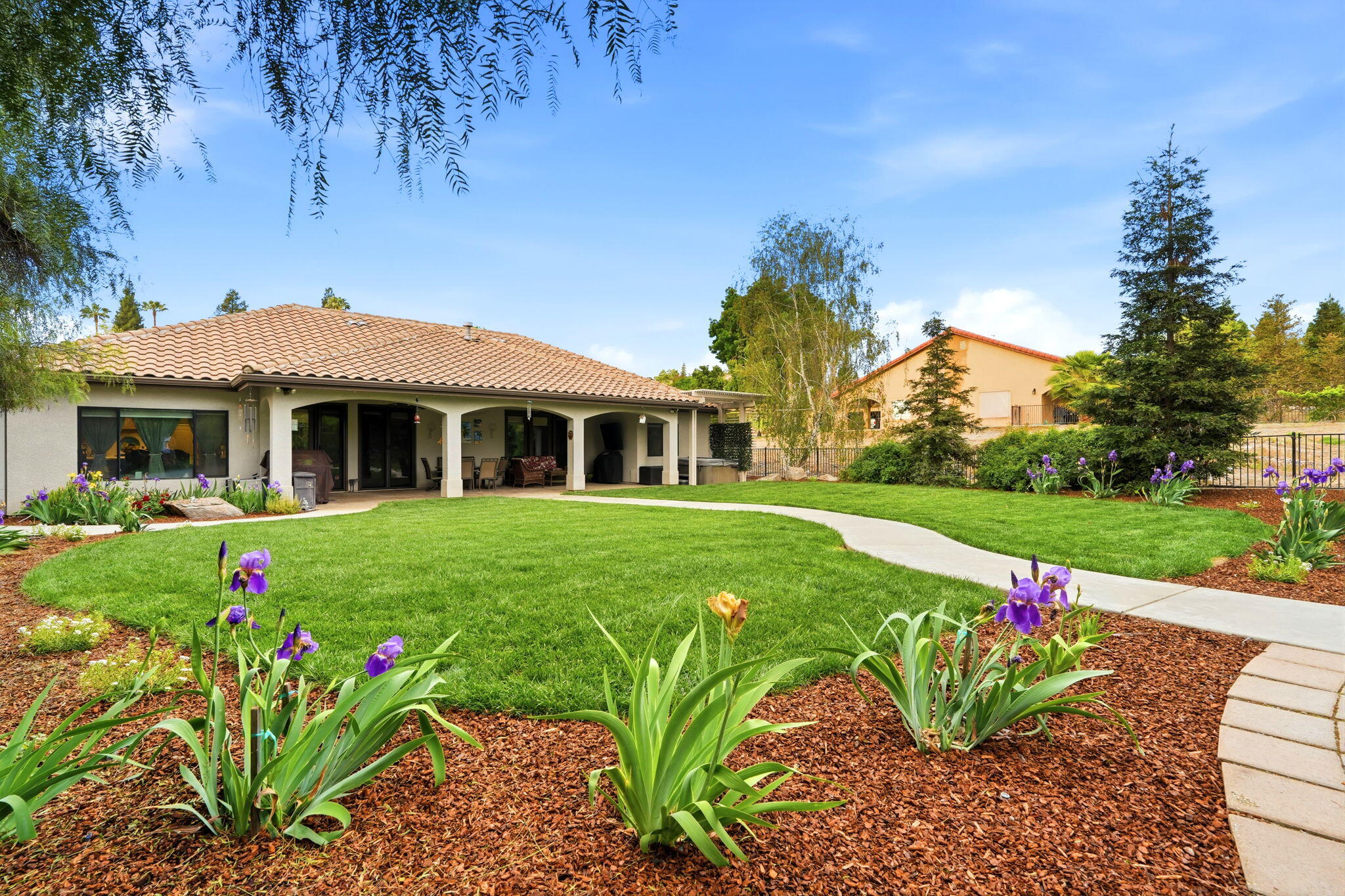 32815 Riverside Dr, Springville, CA 93265