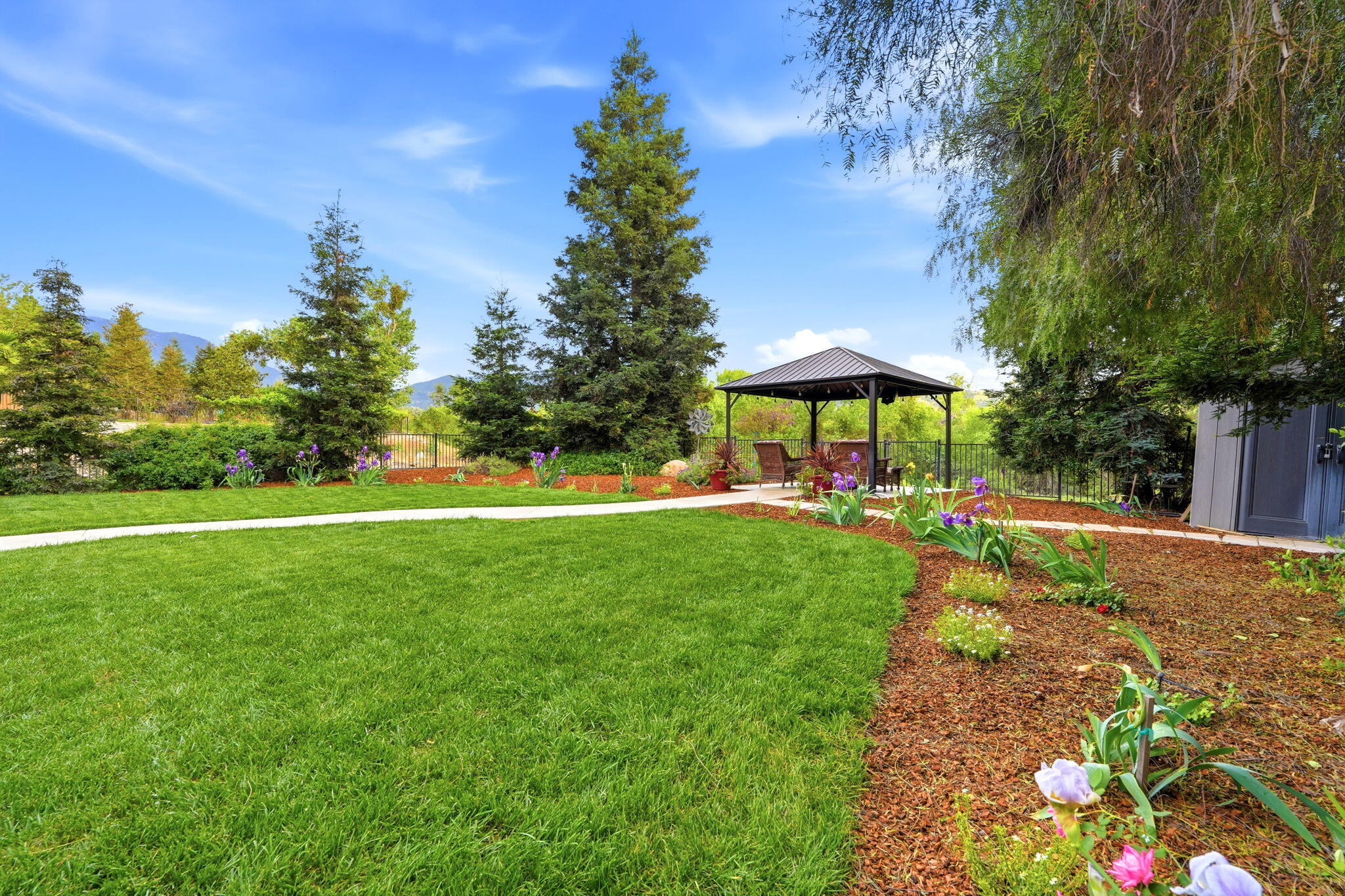 32815 Riverside Dr, Springville, CA 93265