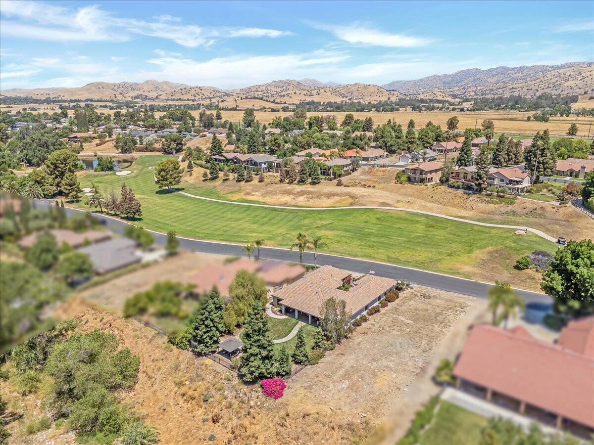 32815 Riverside Dr, Springville, CA 93265