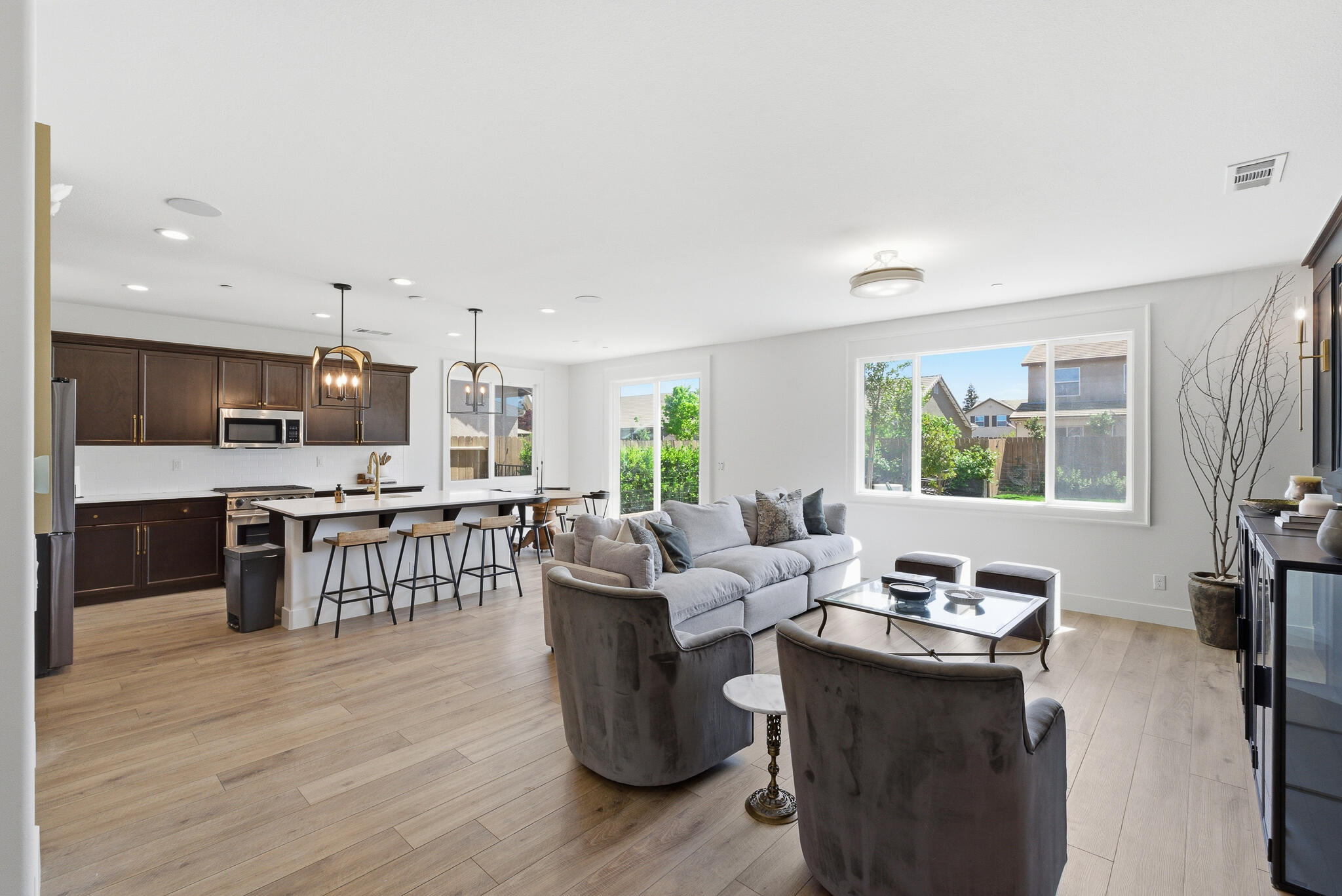 6337 W Elowin Ave, Visalia, CA 93291