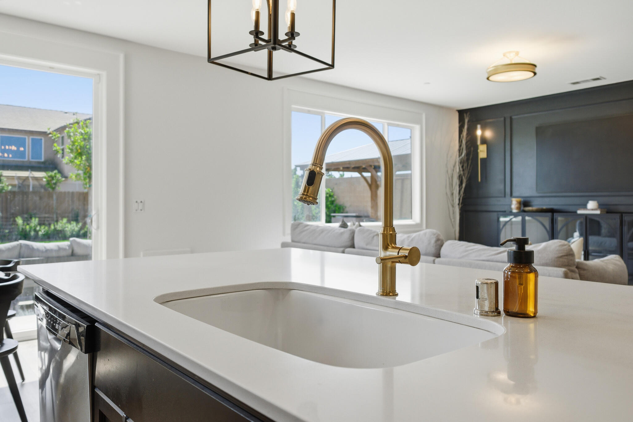 6337 W Elowin Ave, Visalia, CA 93291