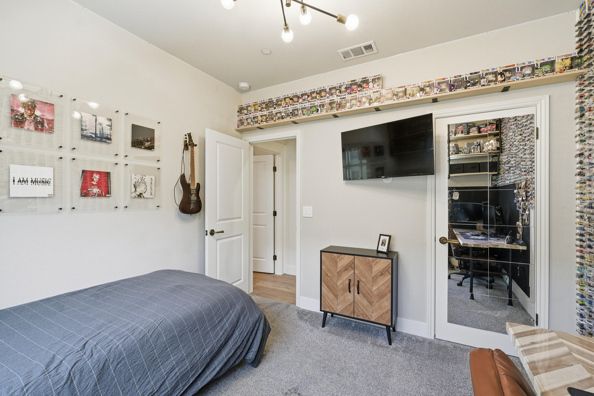 6337 W Elowin Ave, Visalia, CA 93291